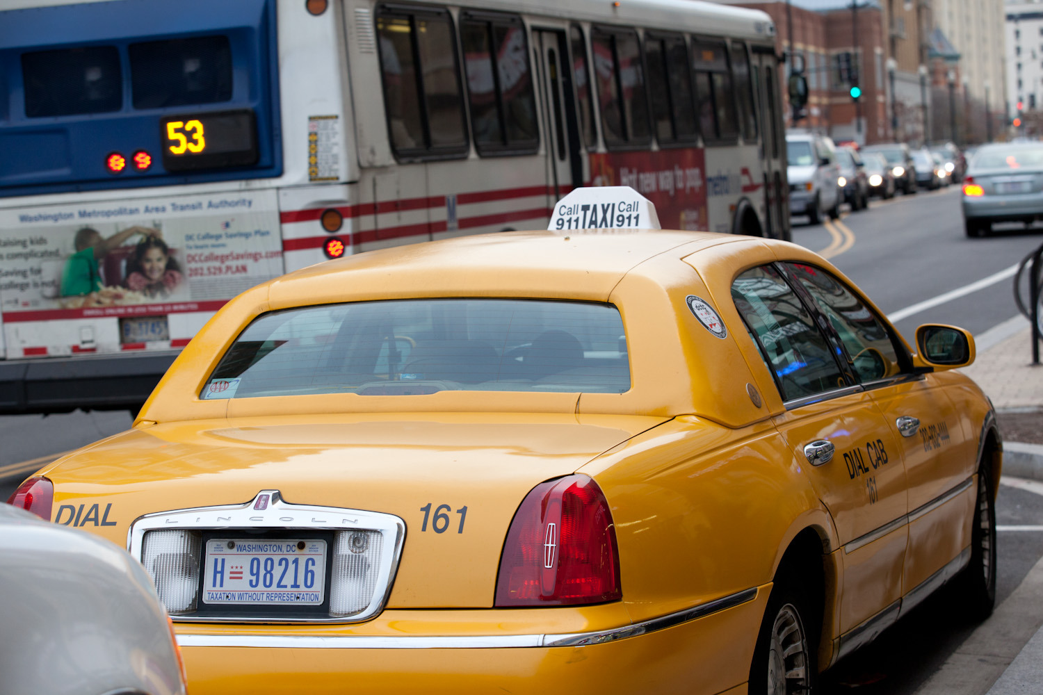 D.C. set to delay requiring credit card machines in taxis