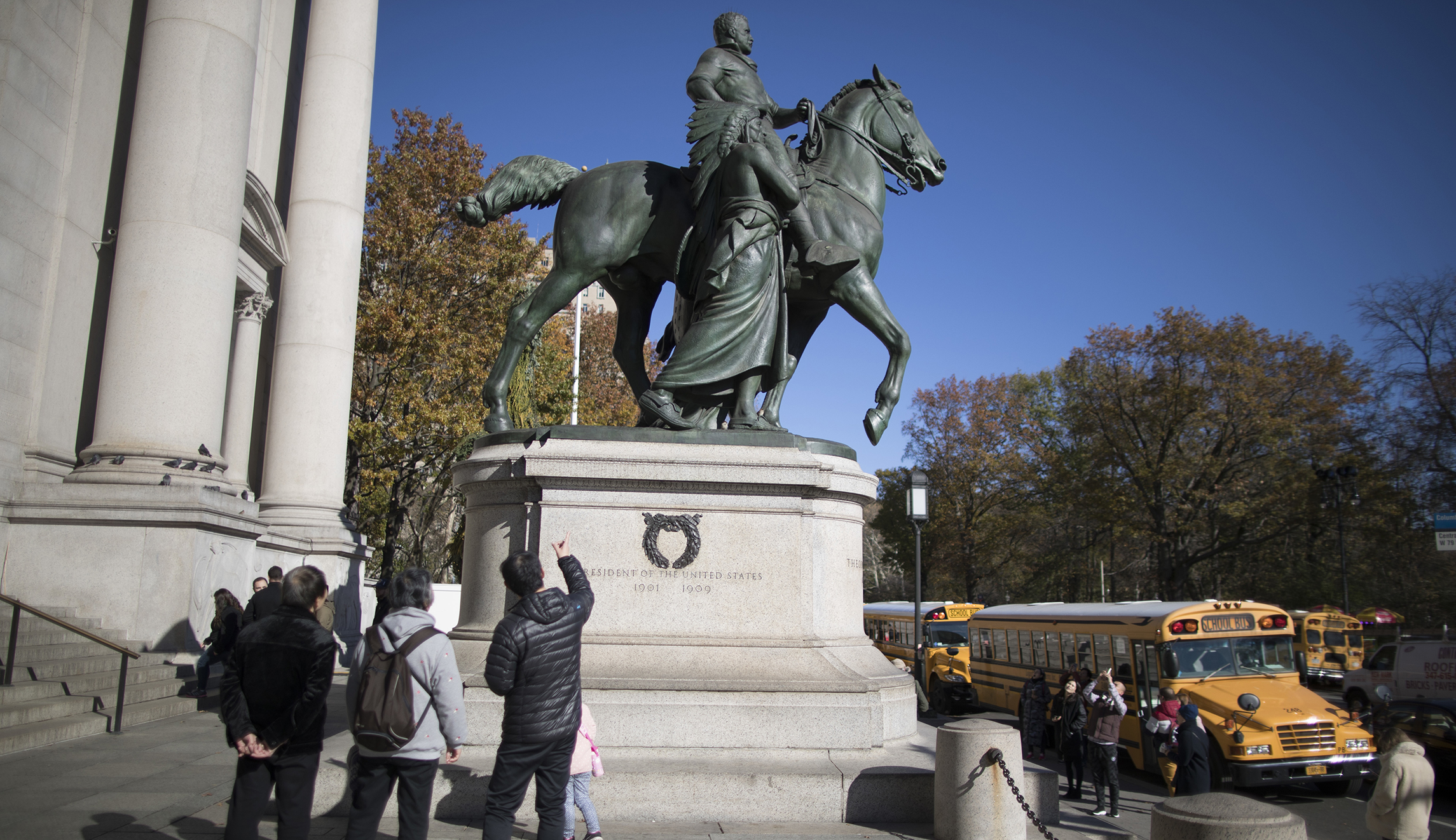 More than 100 professors call for the removal of NYC statues in open letter to Bill de Blasio