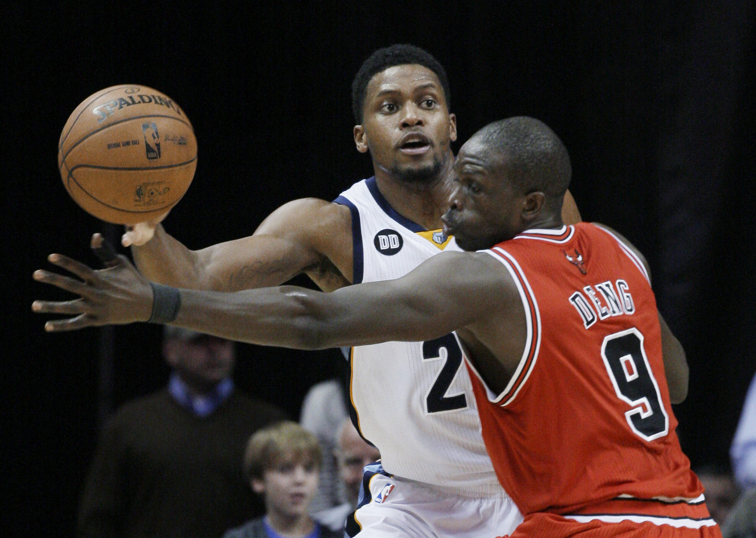 Grizzlies overcome slow start to beat Bulls