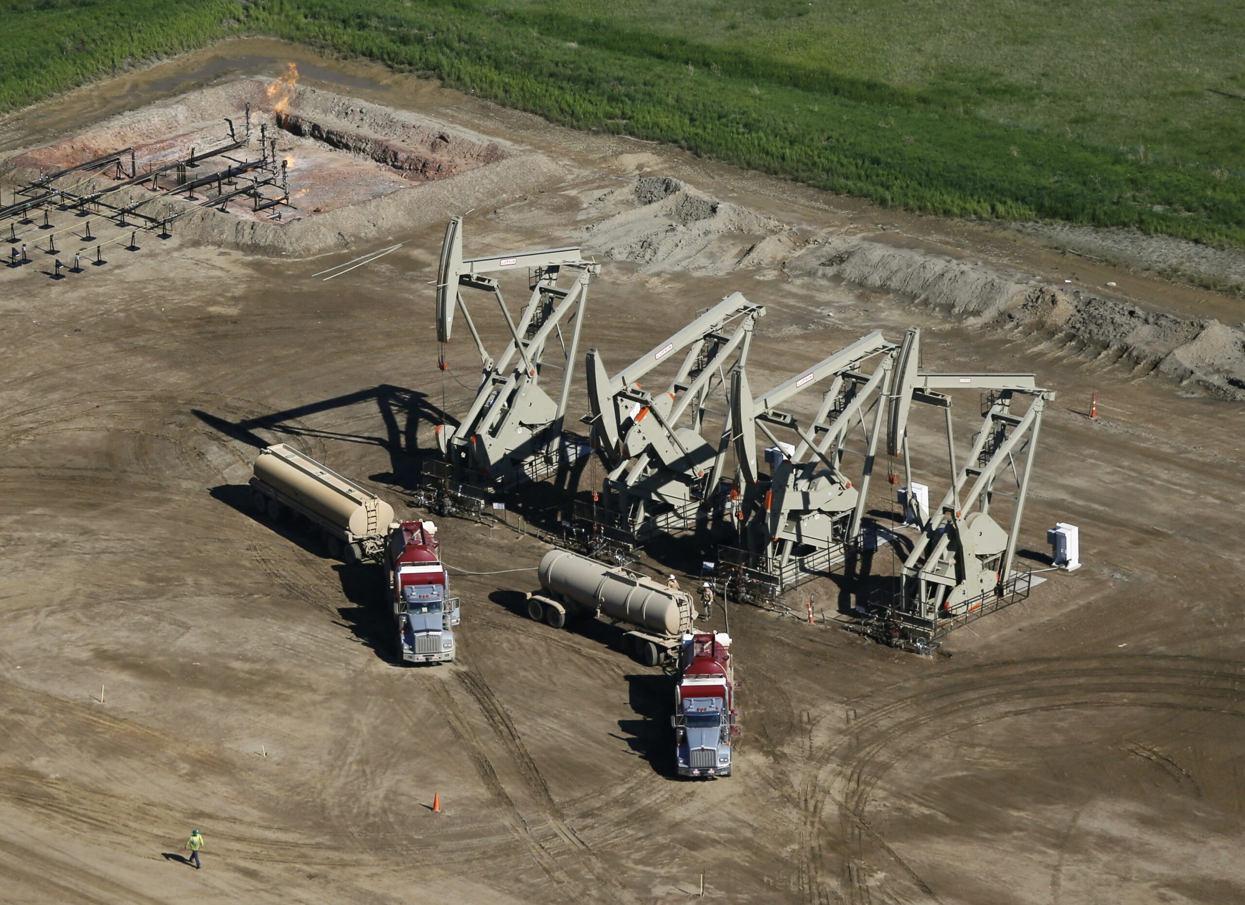 Oil export bill driving a wedge between industries