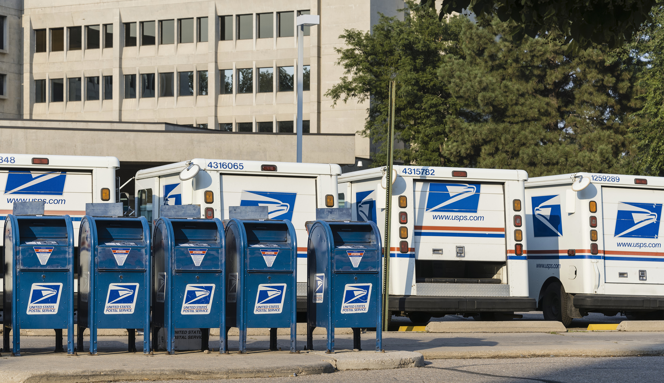 USPS warns 46 states and DC that mail-in ballots might not be received in time to be counted