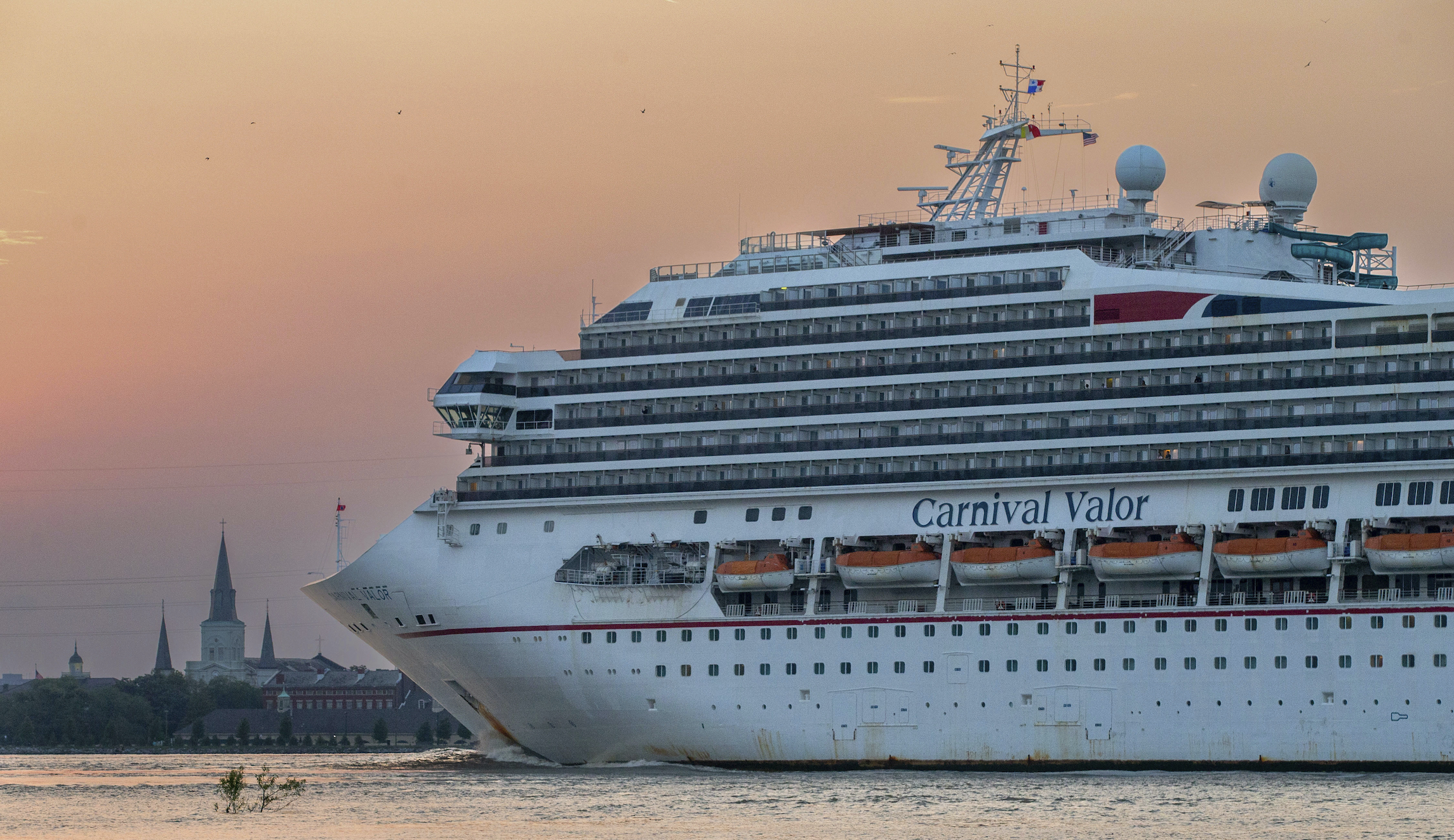 Cruise passenger found alive after 15 hours overboard