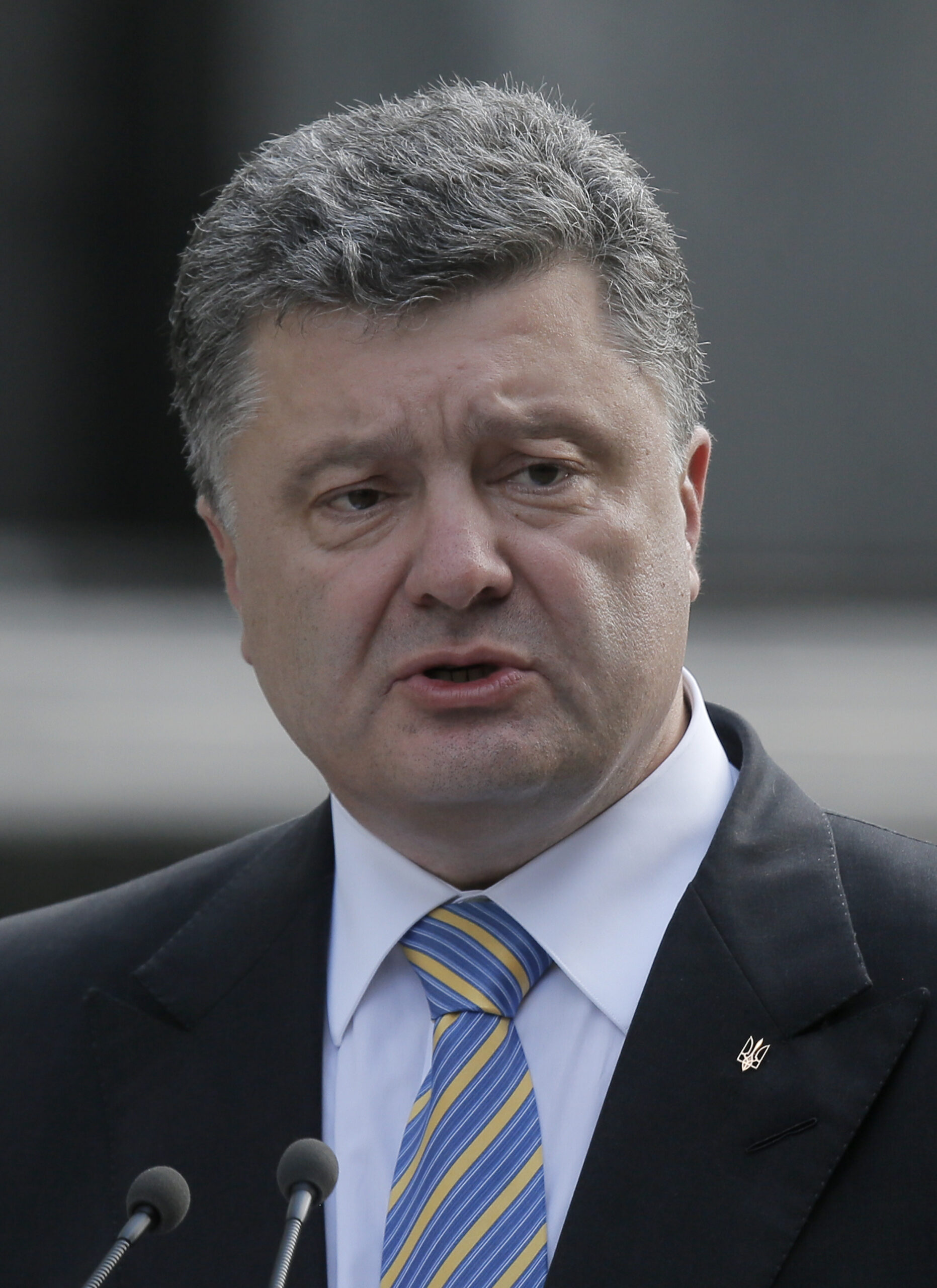 Ukrainian president dissolves parliament