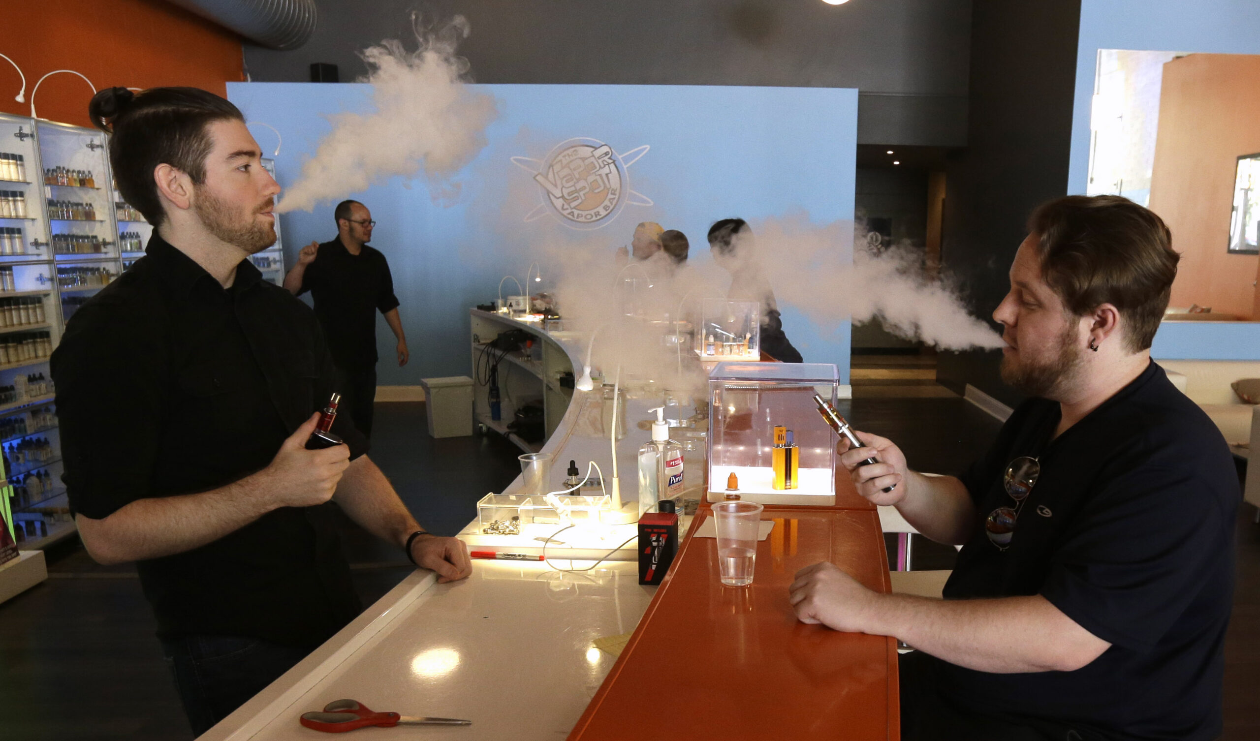 CDC: Kids exposed to lots of e-cigarette ads