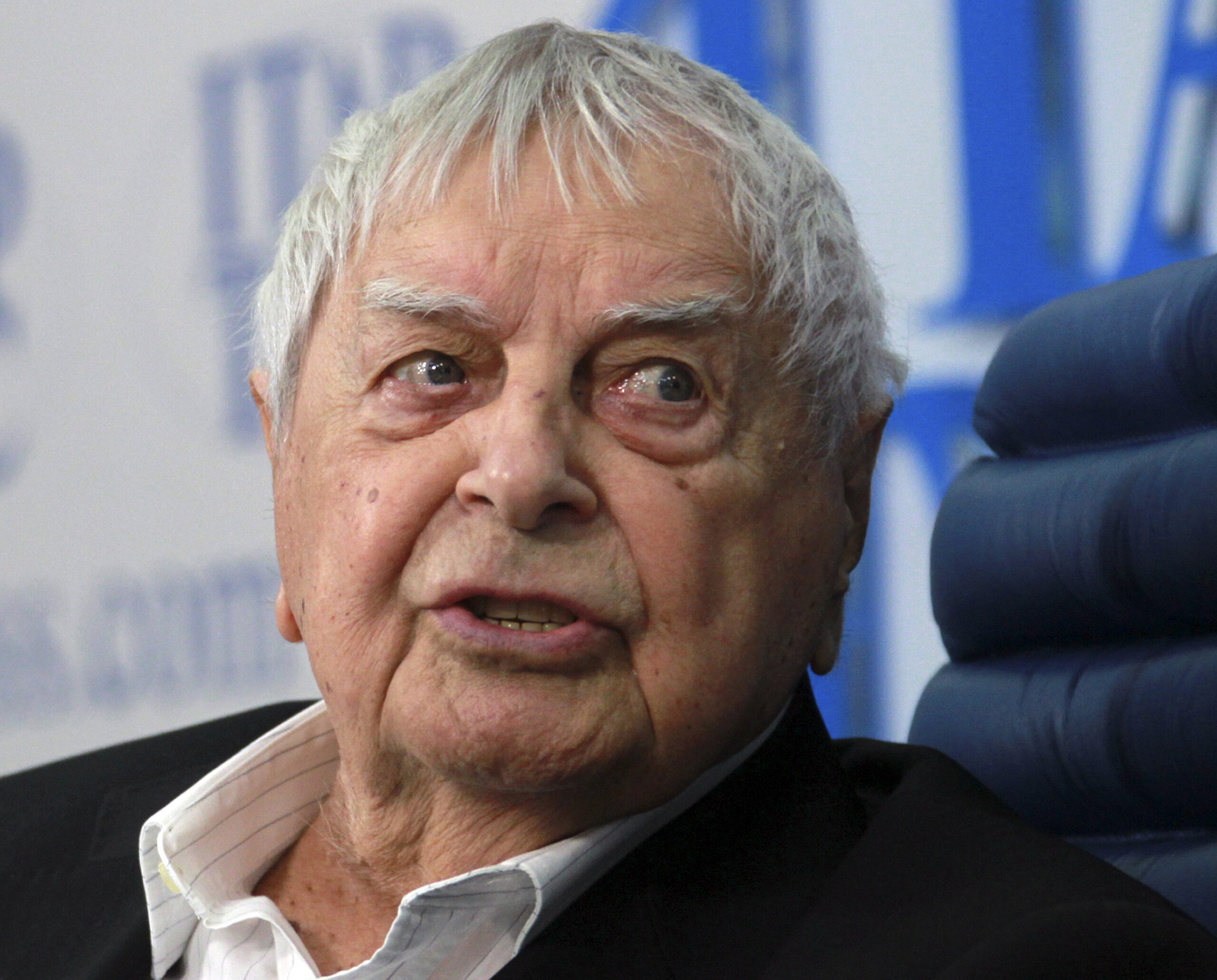 Russian theater director Lyubimov dies at 97