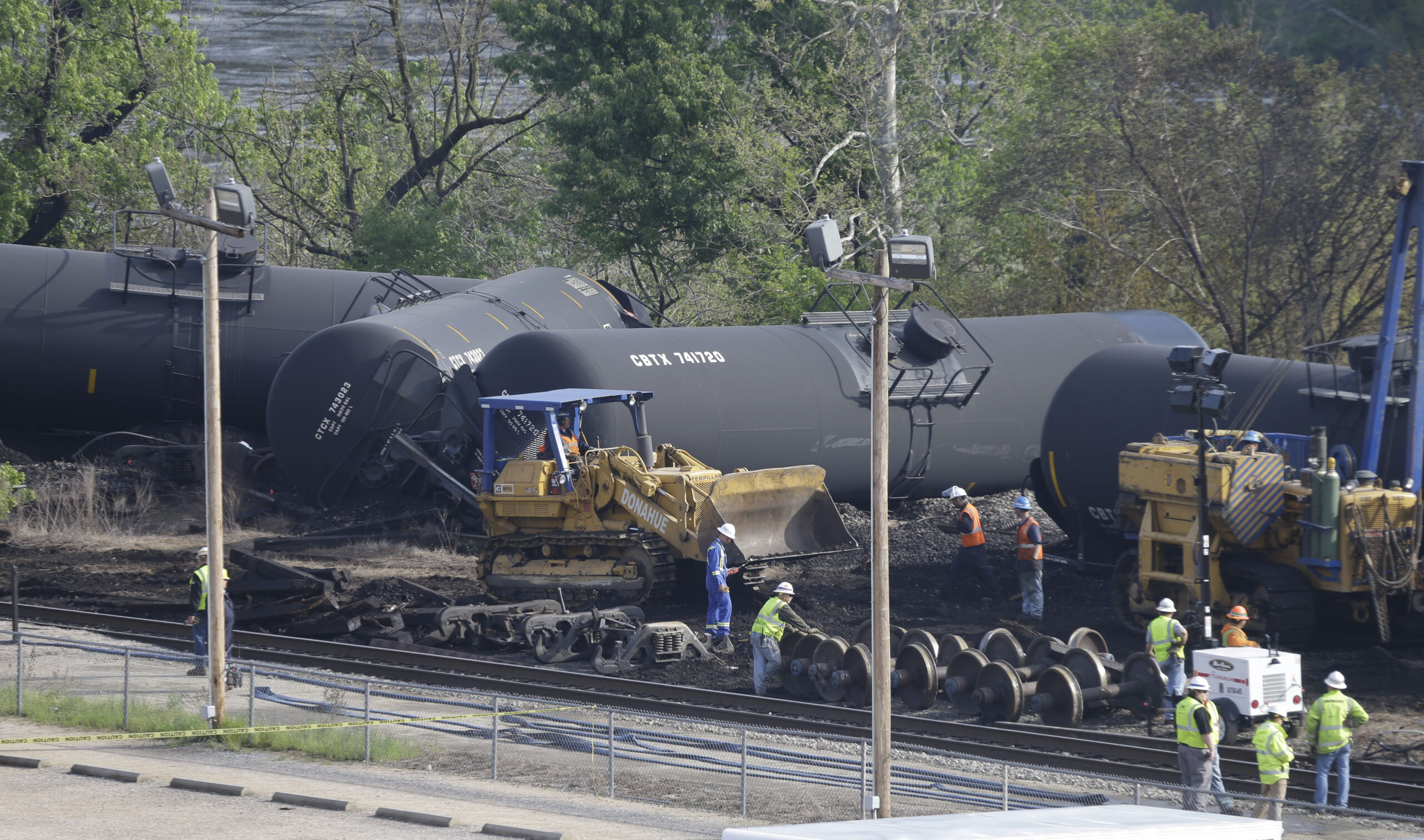 50,000 gallons of oil spill on California streets