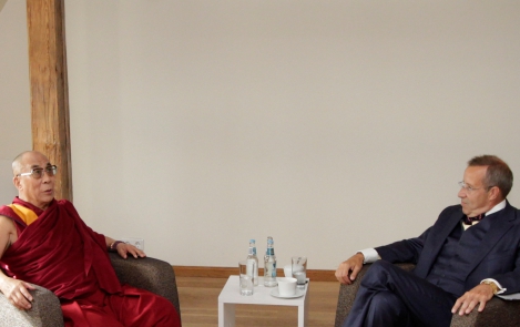 Estonia’s President Meets with the Dalai Lama