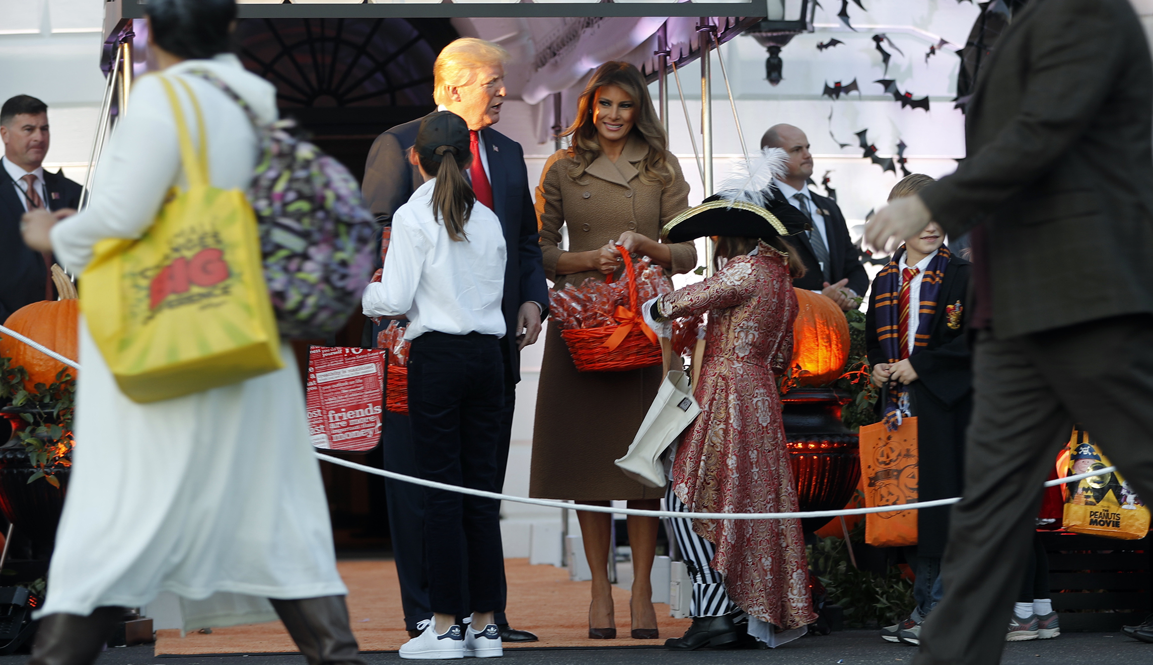 Donald and Melania Trump meet mini FLOTUS trick-or-treater at the White House