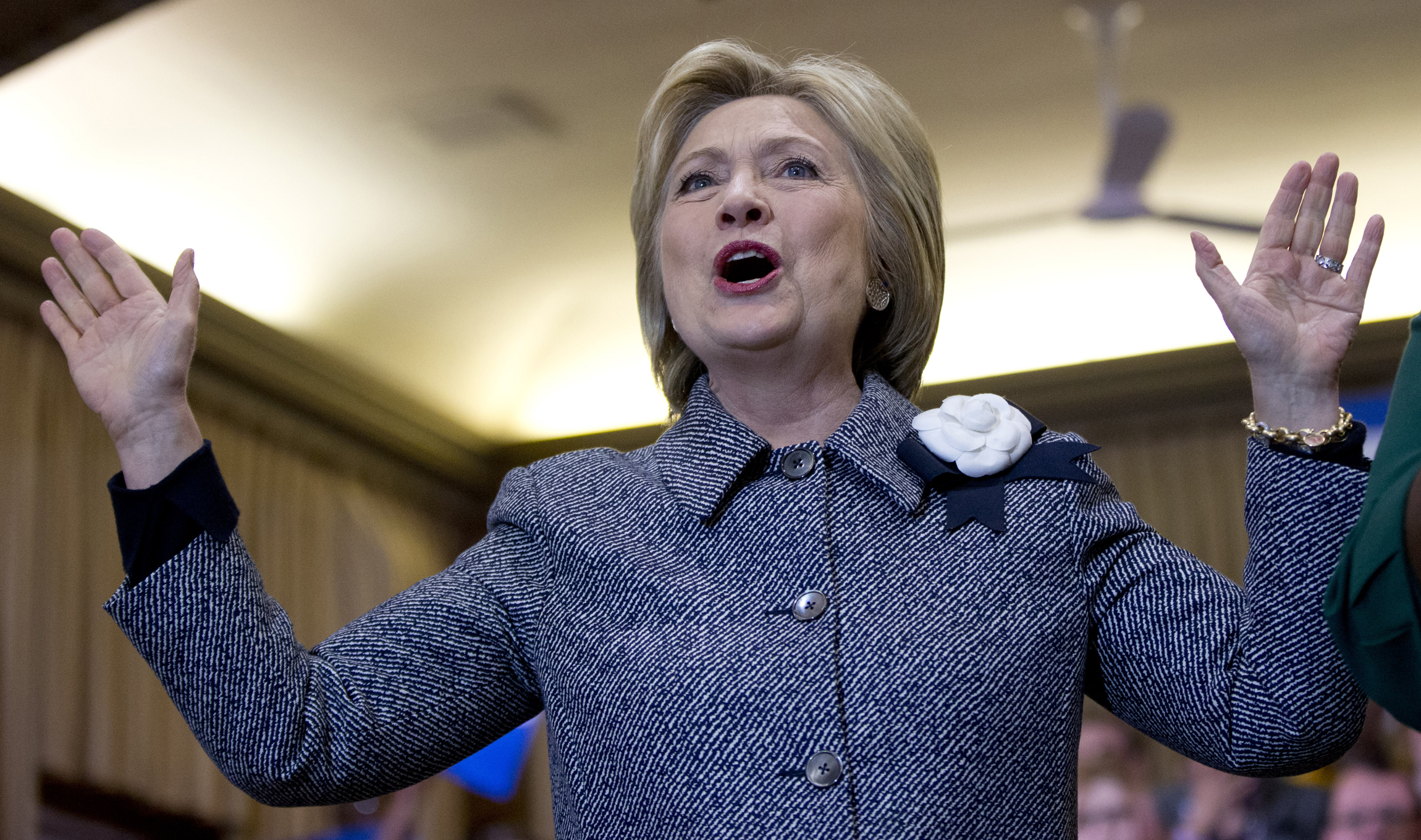 Clinton leads in Fla. and Ohio, GOP split decision