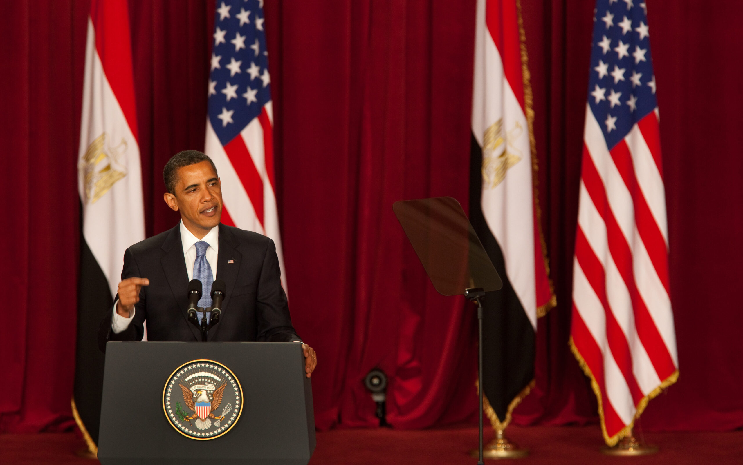 Obama shapes foreign policy from an American cocoon