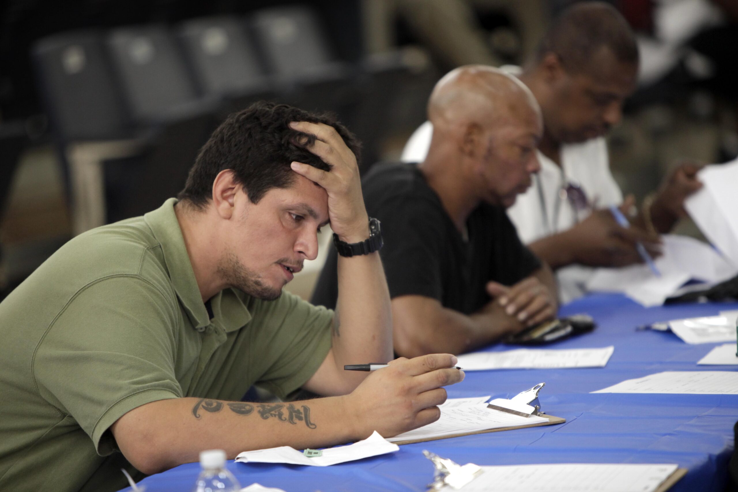 U.S. economy adds 96K jobs, rate falls to 8.1 percent