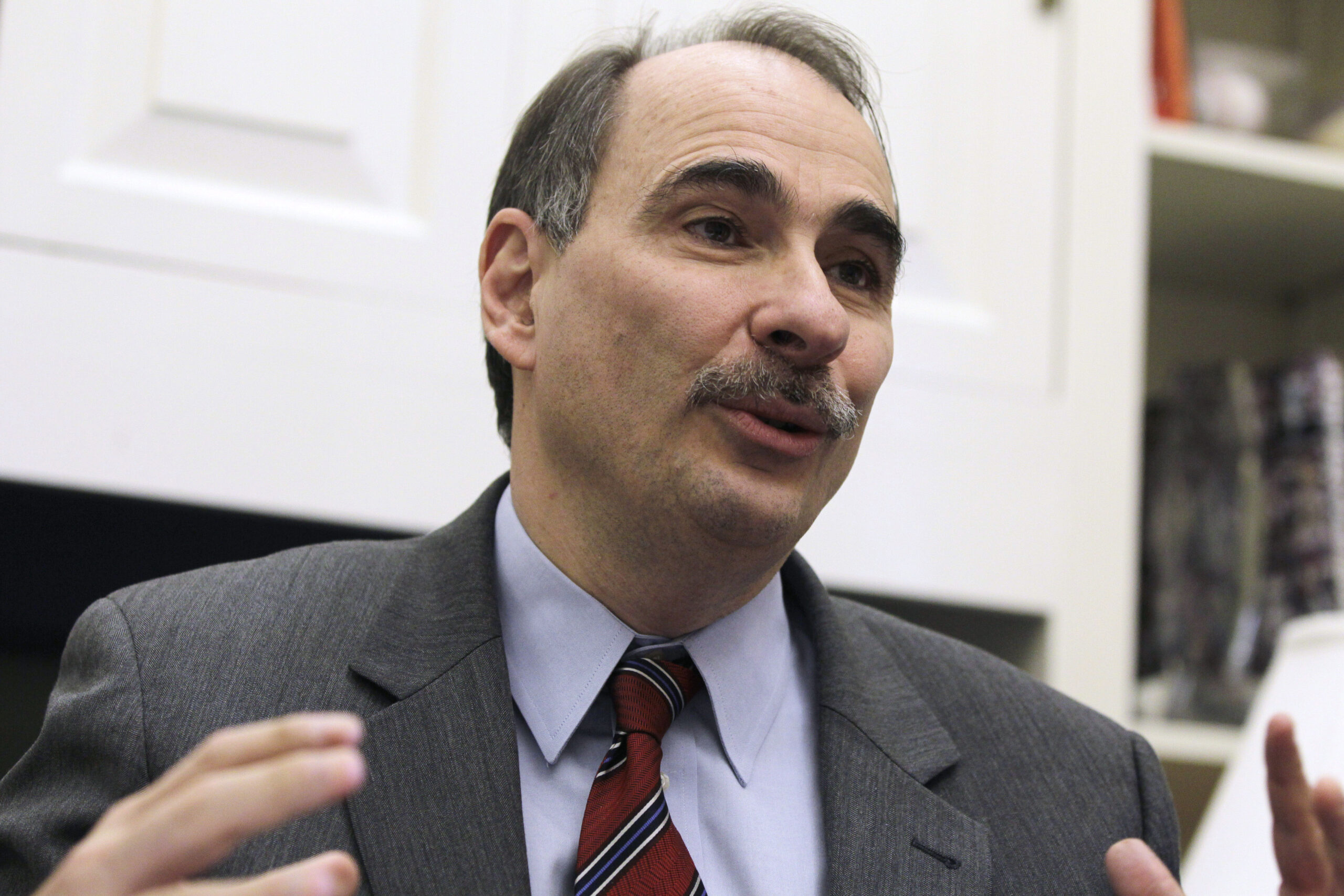 Axelrod mocks Clinton’s new strategy