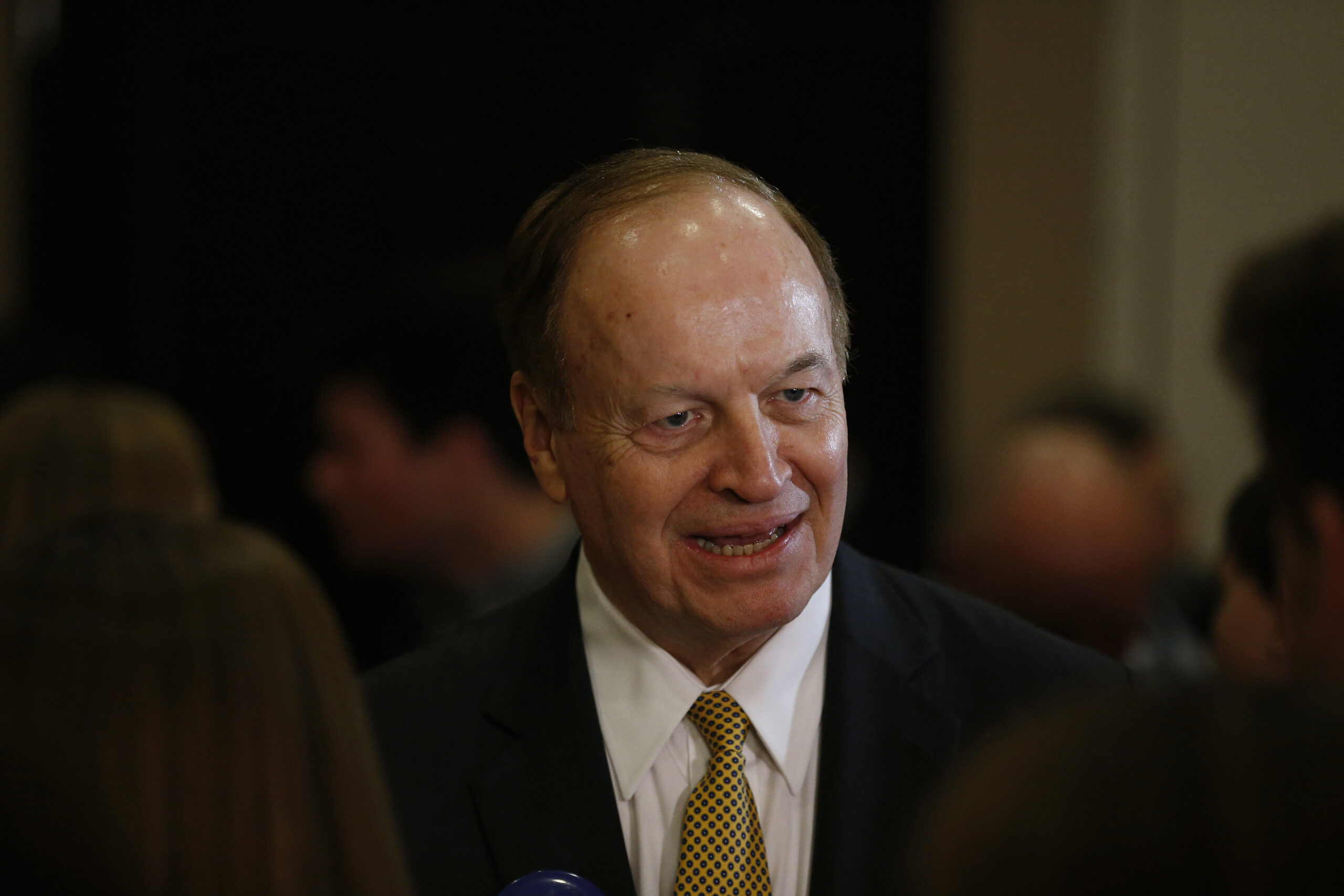 Shelby survives primary, avoids runoff