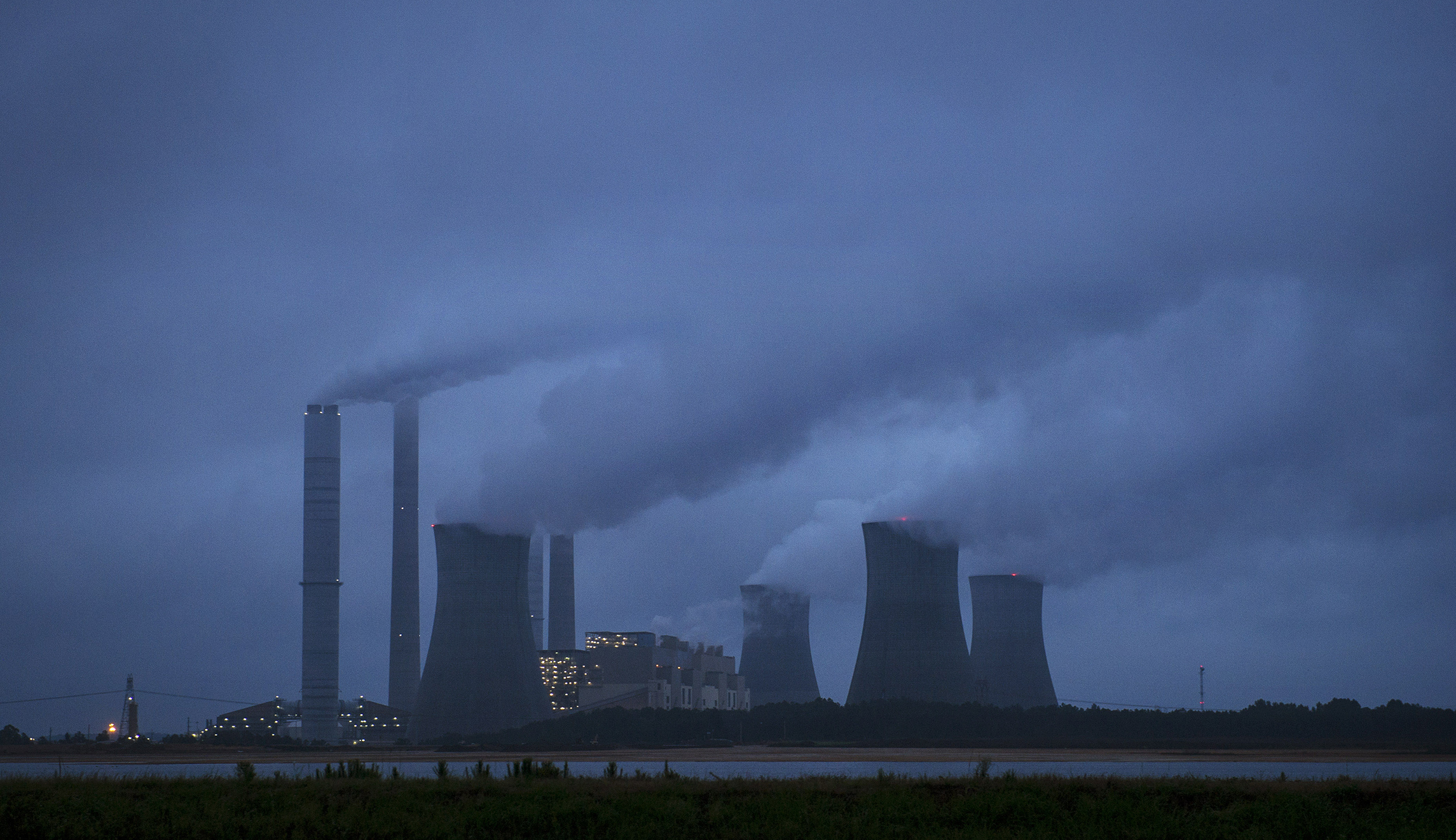 EPA imposes two-year delay on wastewater rules for coal plants