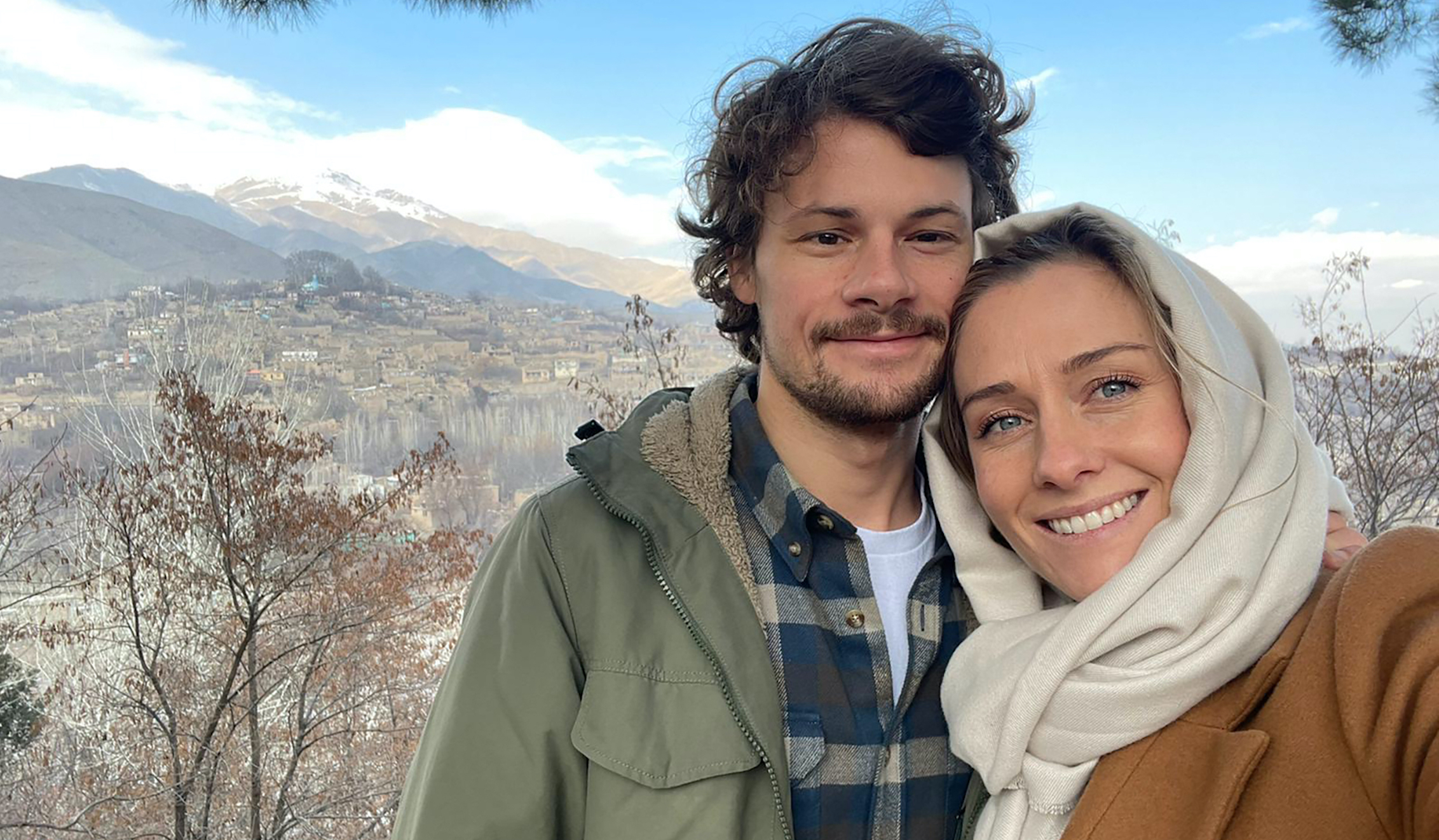 Pregnant journalist given refuge by Taliban allowed home to New Zealand