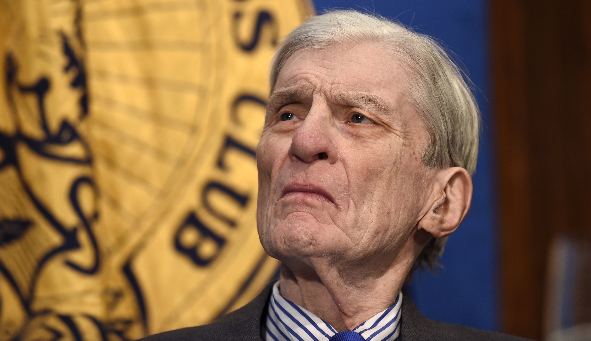 Republican former senator endorses anti-Israel Democrat Leslie Cockburn
