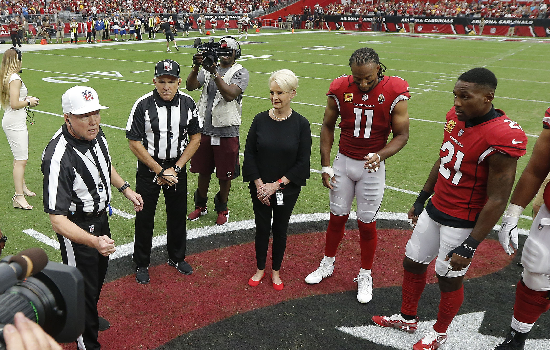 Cindy McCain made honorary captain at Arizona Cardinals season opener and stands for coin toss