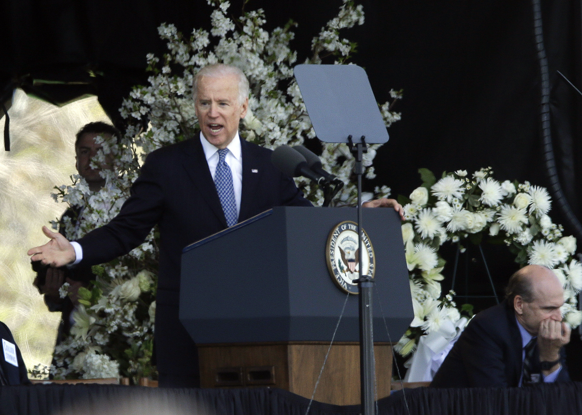 Jill Biden leaves shoes at marathon bomb memorial