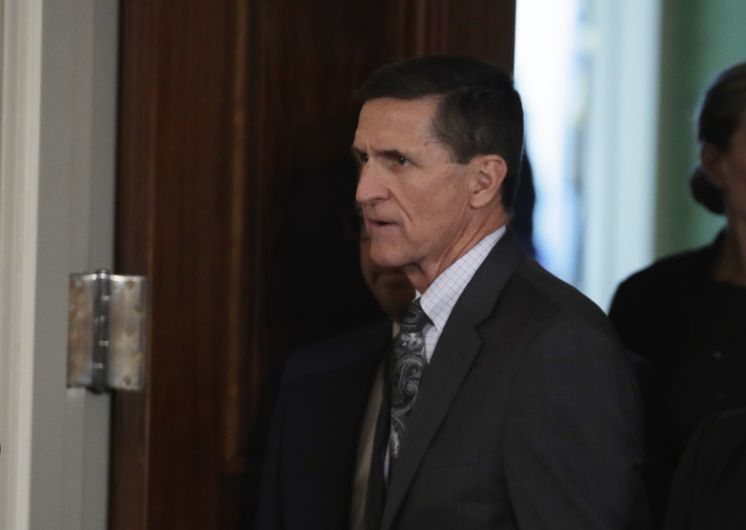 Paul Manafort and Mike Flynn are struggling to pay for legal defense in Russia probe: Report