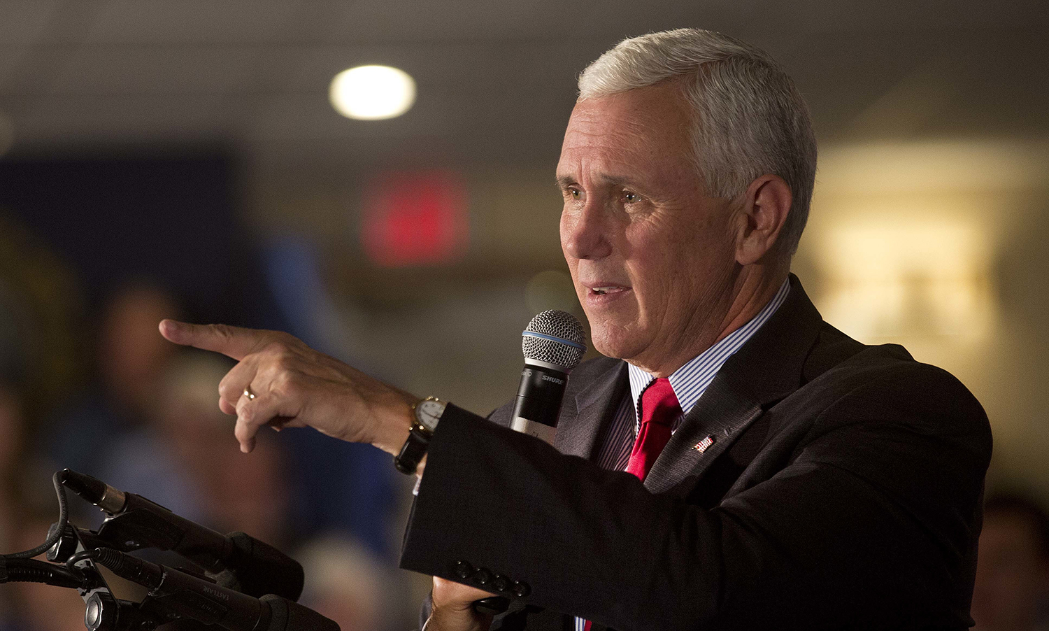 Pence: On immigration order, Trump forgot the Washington ‘niceties’