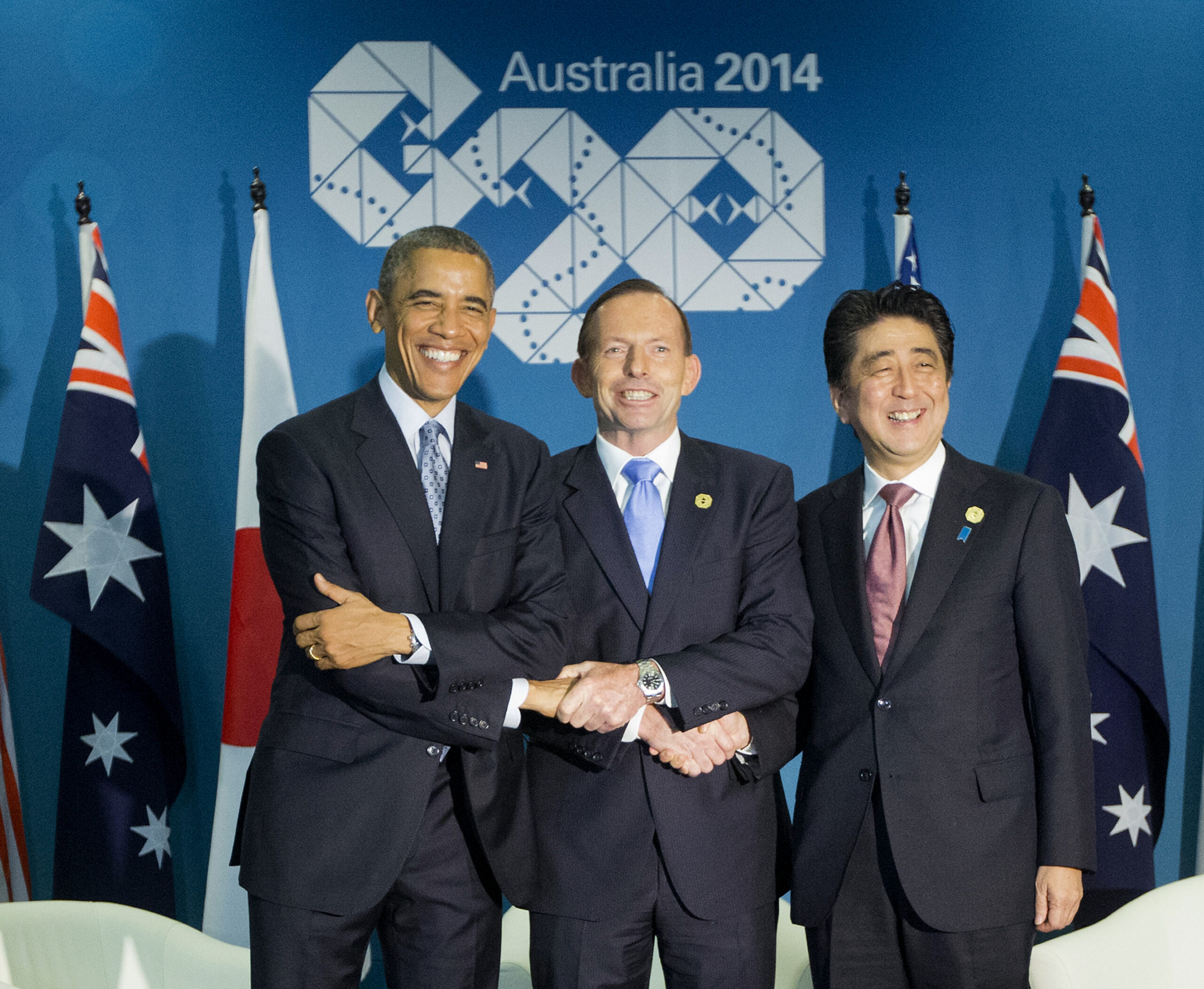 In trade pitch to Dems, Obama has to watch his right flank too