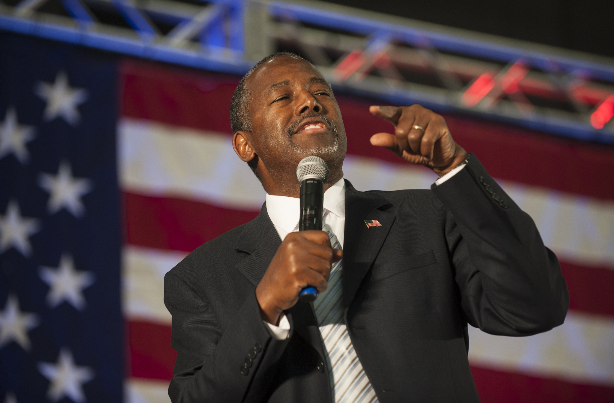 NYT columnist and paid speaker hits Carson on speaker fees