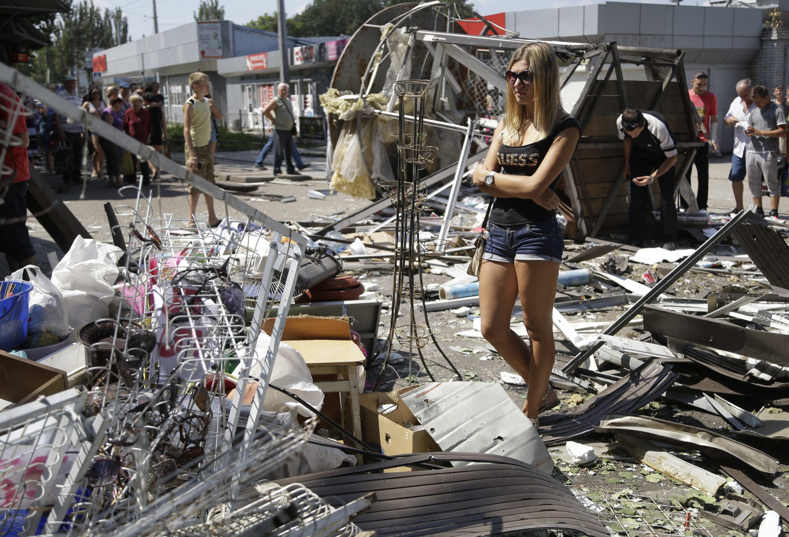Tensions grow in Ukraine over Russia troop buildup