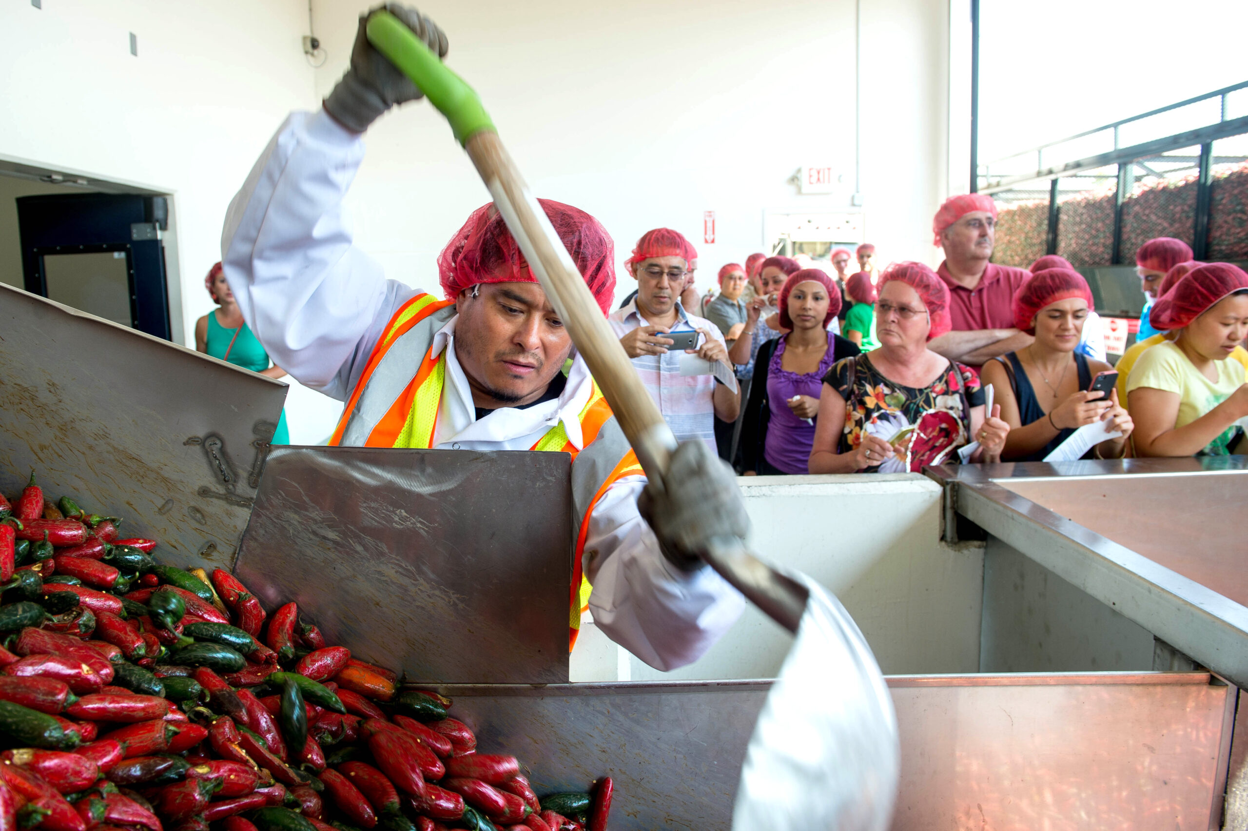 Hot-sauce plant’s tour offers whiff of excitement