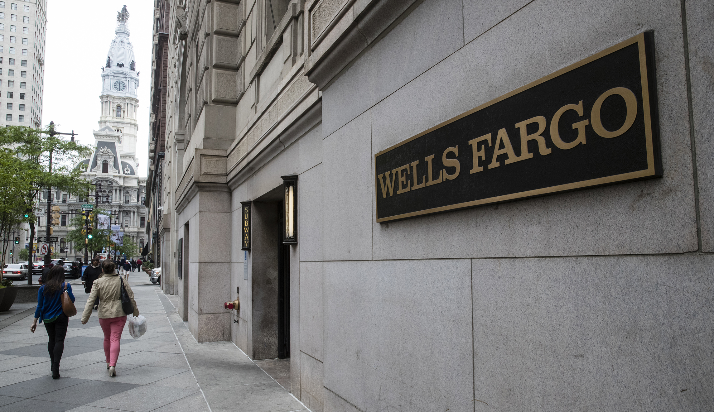 Democrats call for hearings on Wells Fargo fake accounts, auto insurance scandals