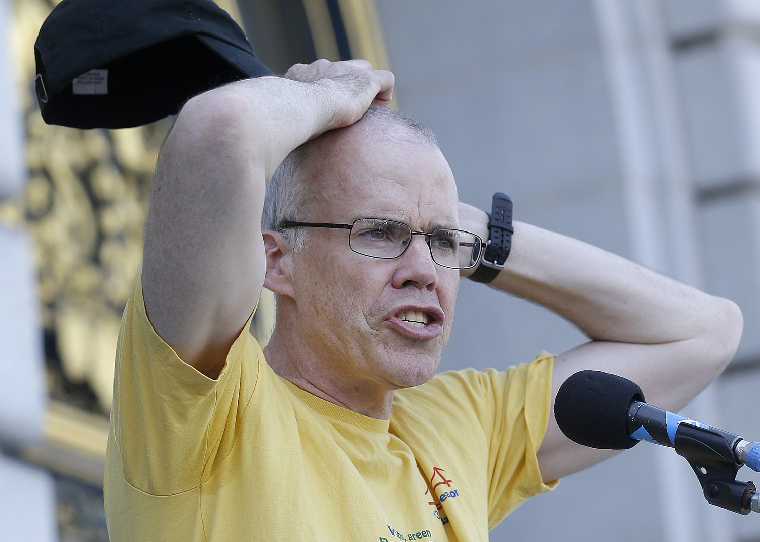 Green leader doesn’t like being dogged, while his group dogs politicians