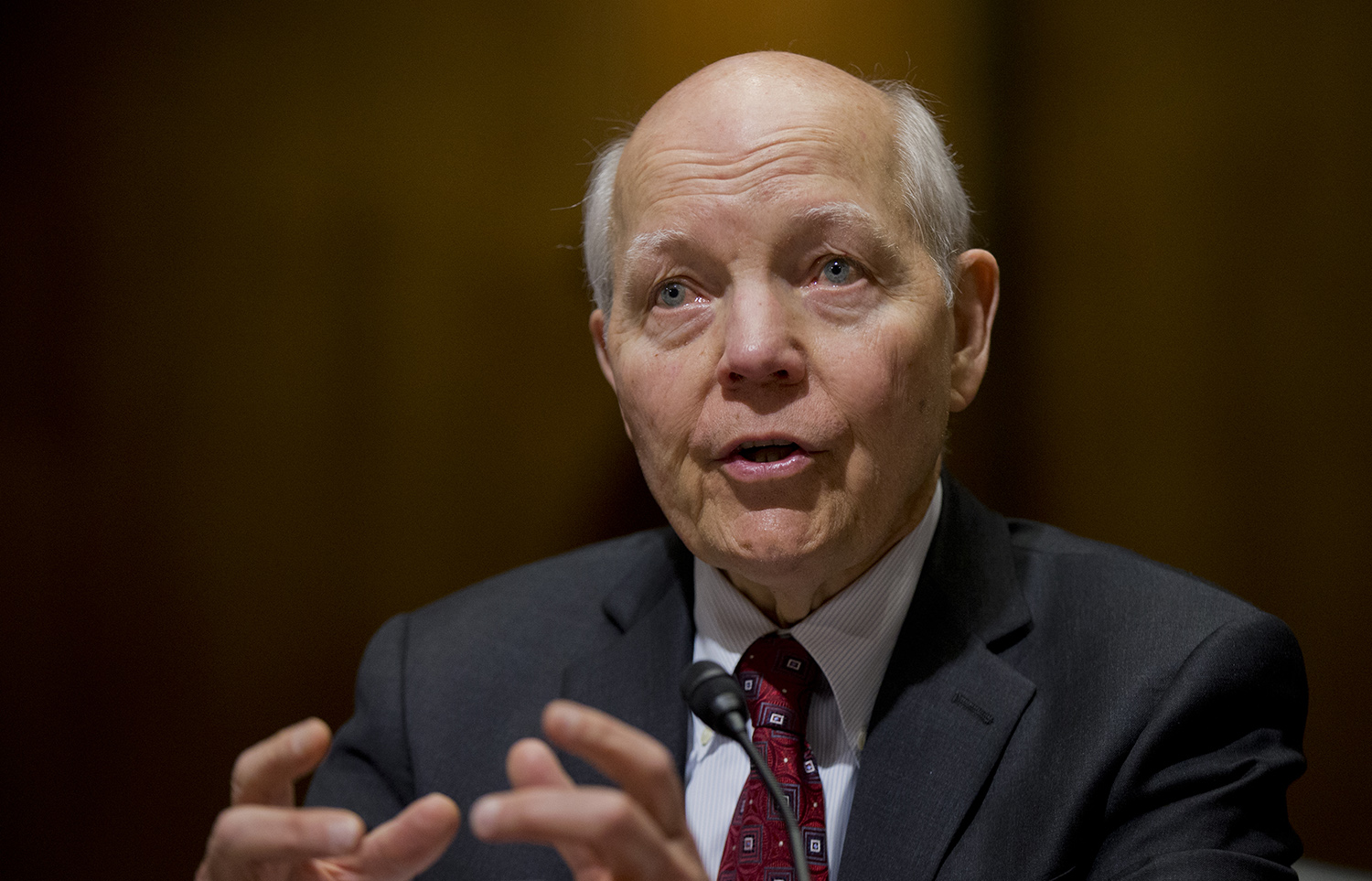 House panel votes to censure IRS chief