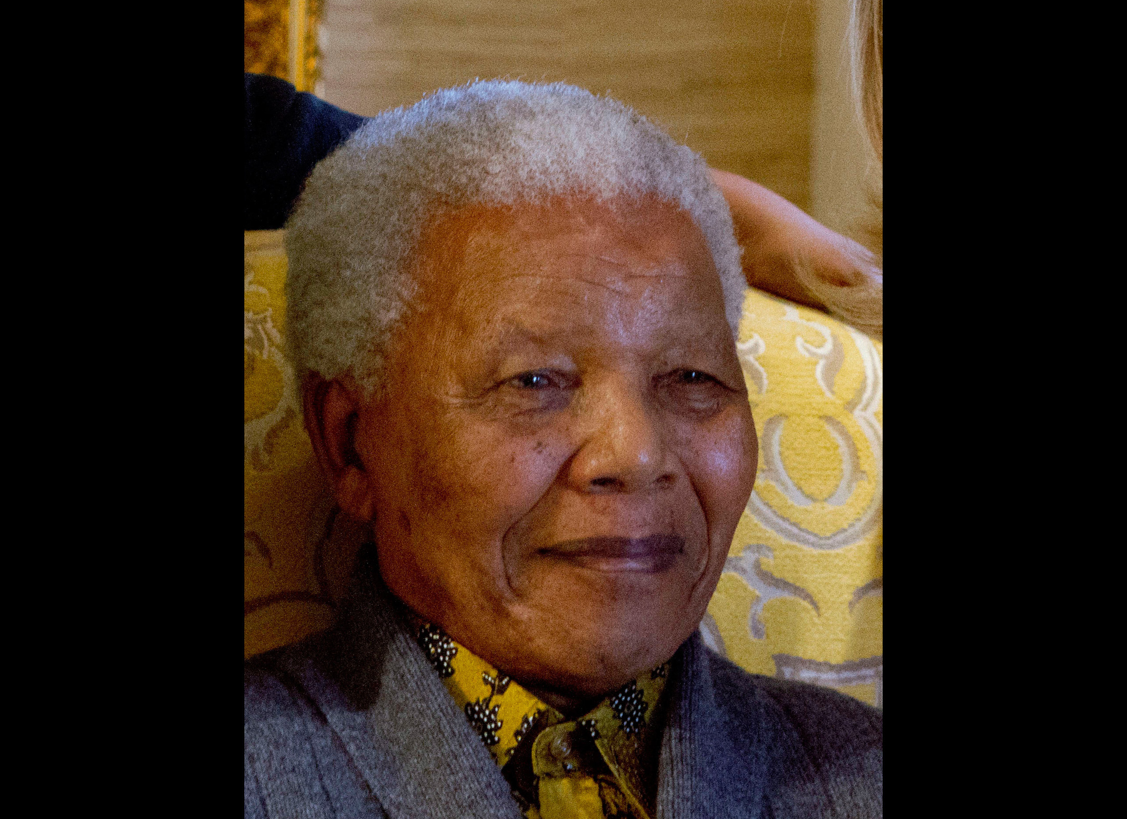 Mandela undergoes successful gallstone surgery