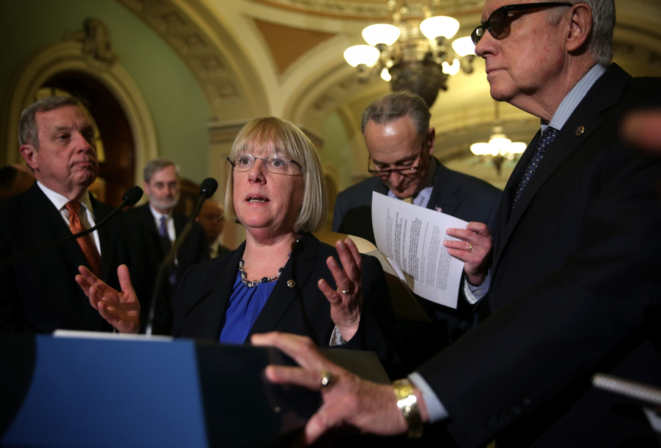 Murray backs Schumer to succeed Reid