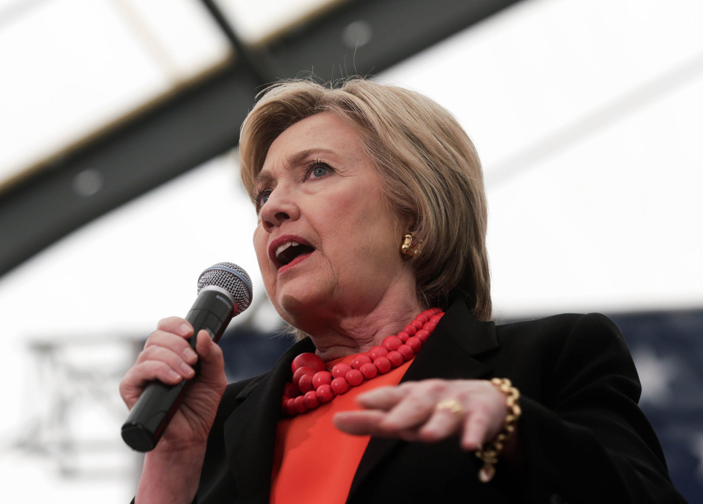 NY Daily News headlines Hillary as a ‘fair-pay phony’