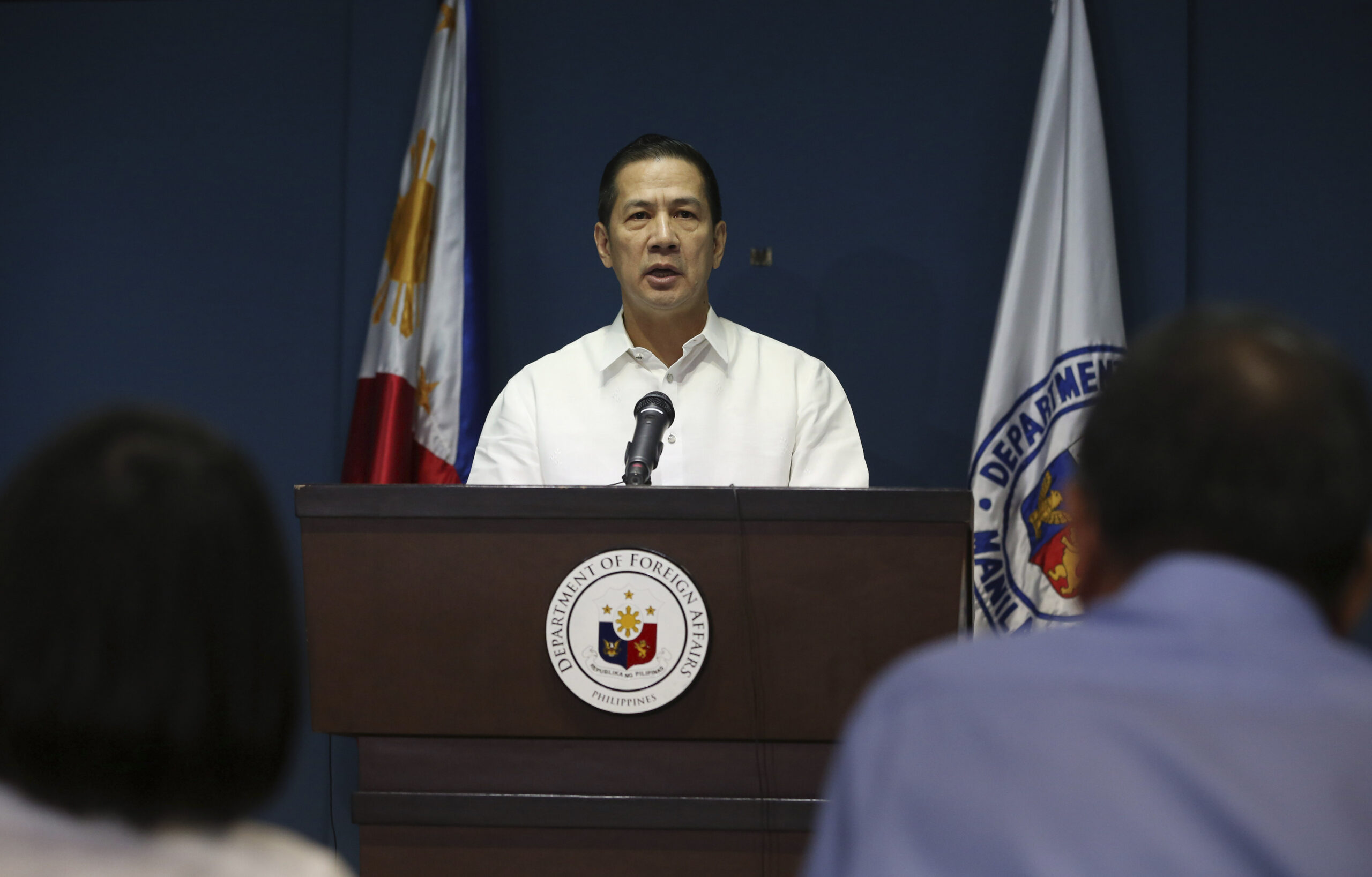 Philippines protests Chinese use of water cannon