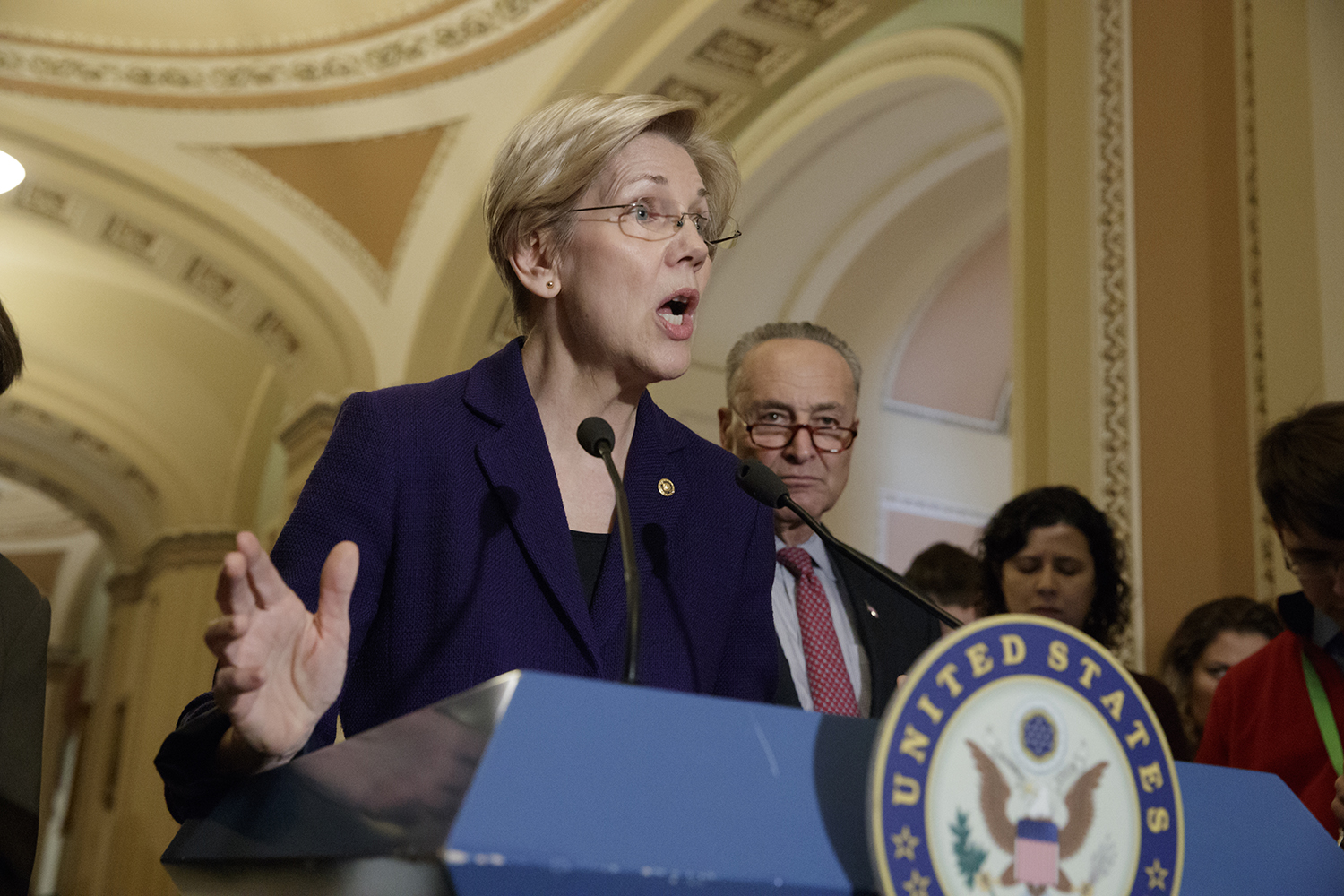 Senate Democrats call on Trump to release White House visitor logs