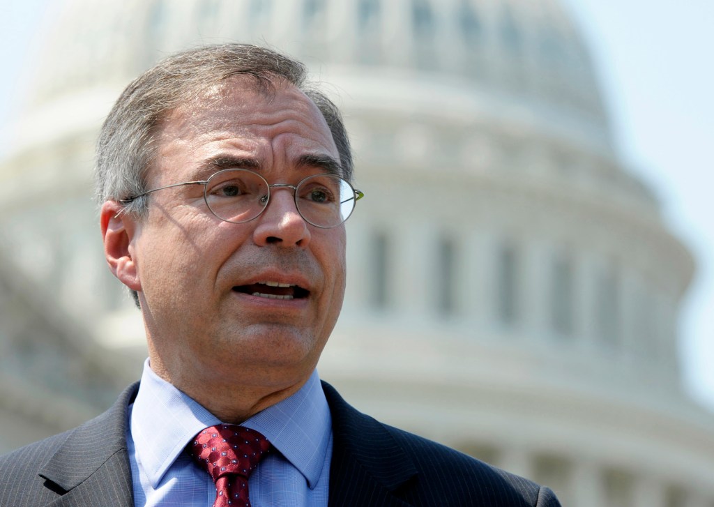 Carson snags his first congressional endorsement