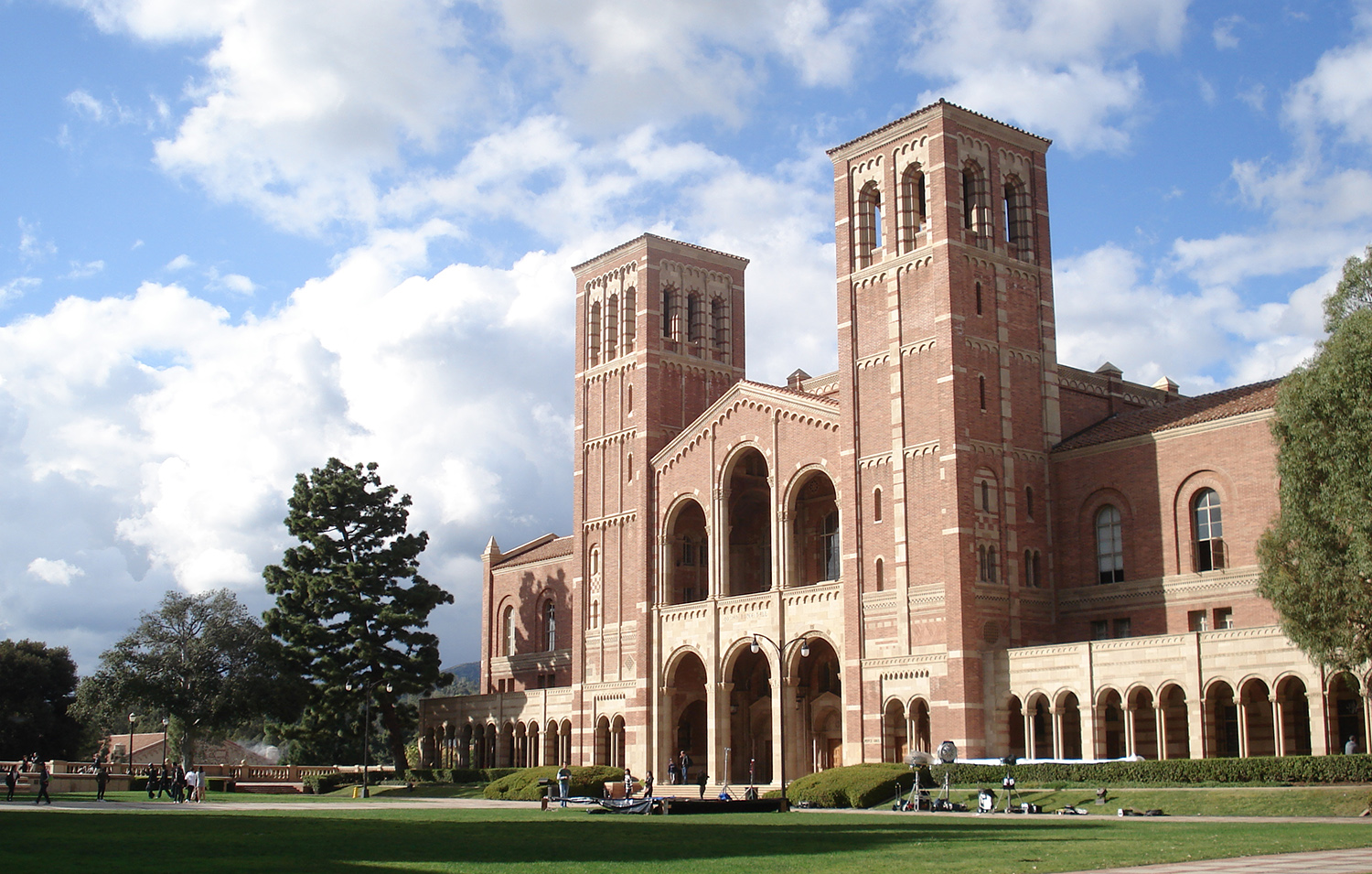UPDATE: Two dead at UCLA, possible murder-suicide