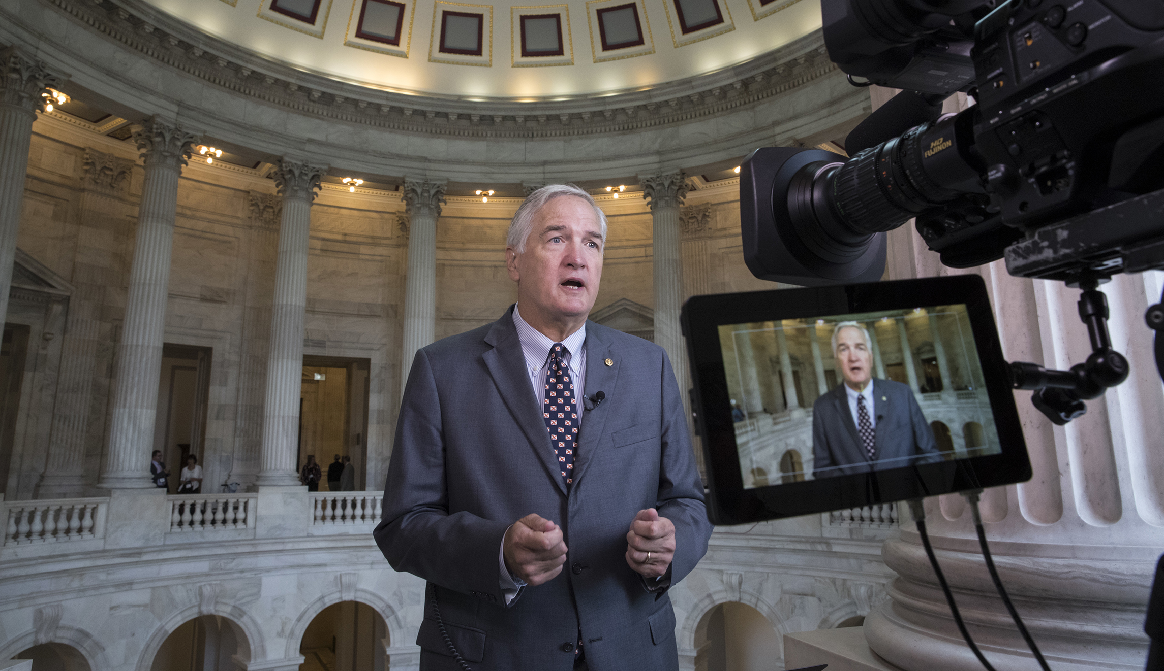 Luther Strange sides with Trump over McConnell by backing filibuster change