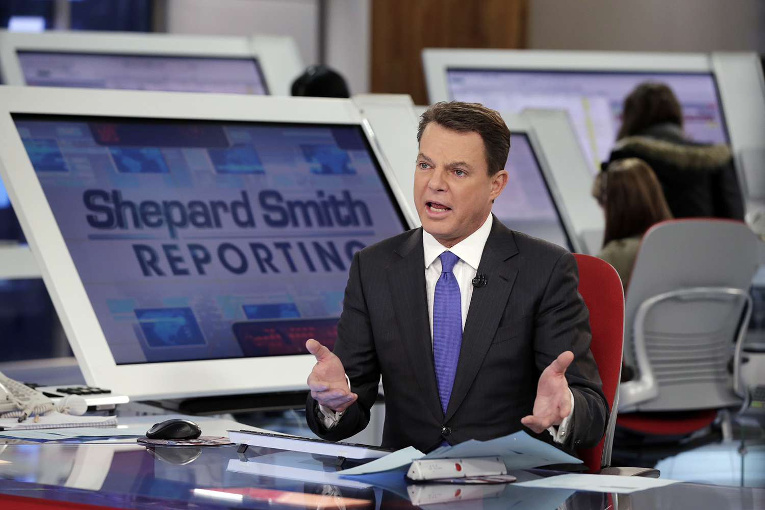Shepard Smith begins CNBC debut with foreboding debate report
