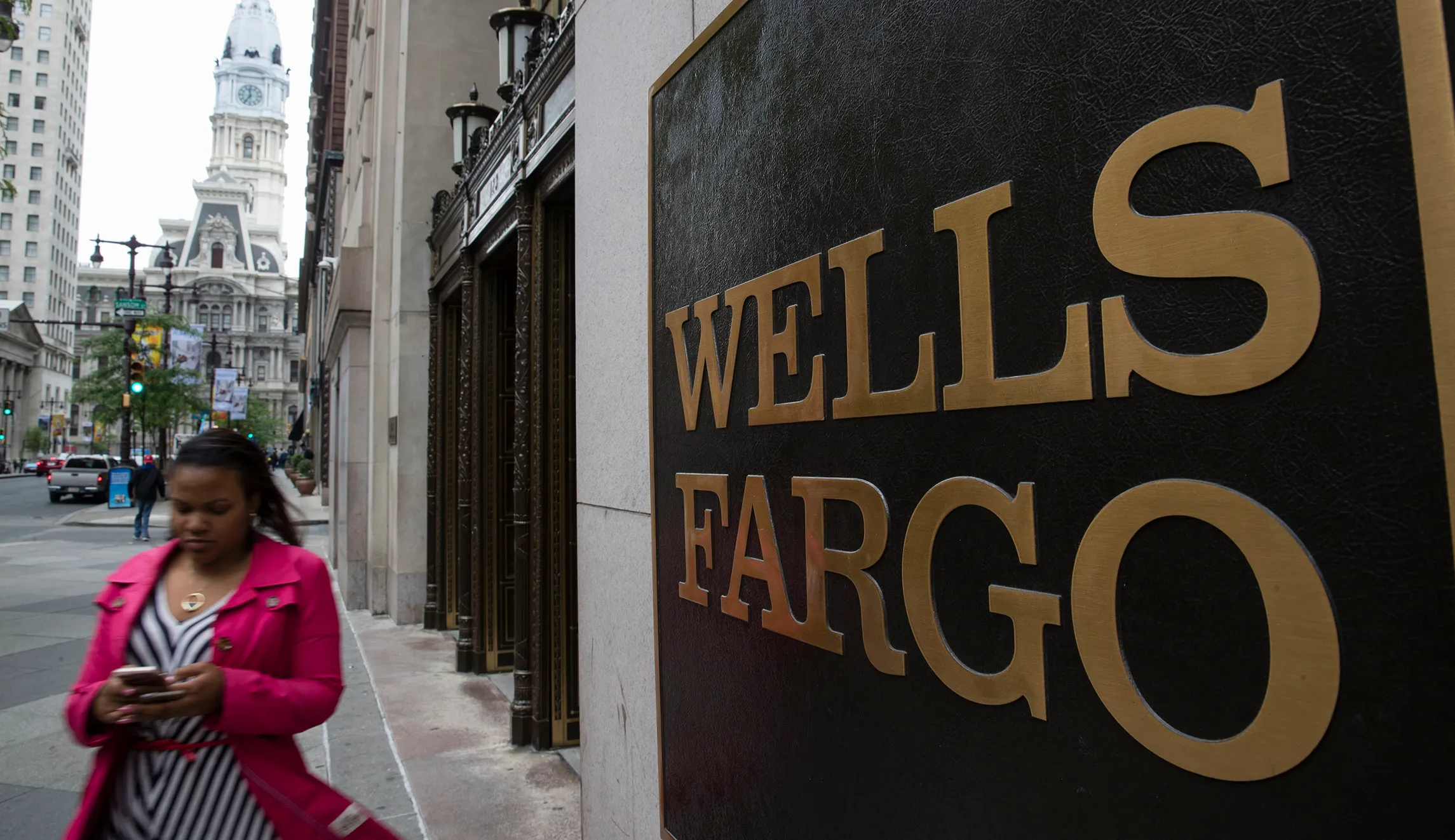 Elizabeth Warren wants 12 Wells Fargo Board members removed
