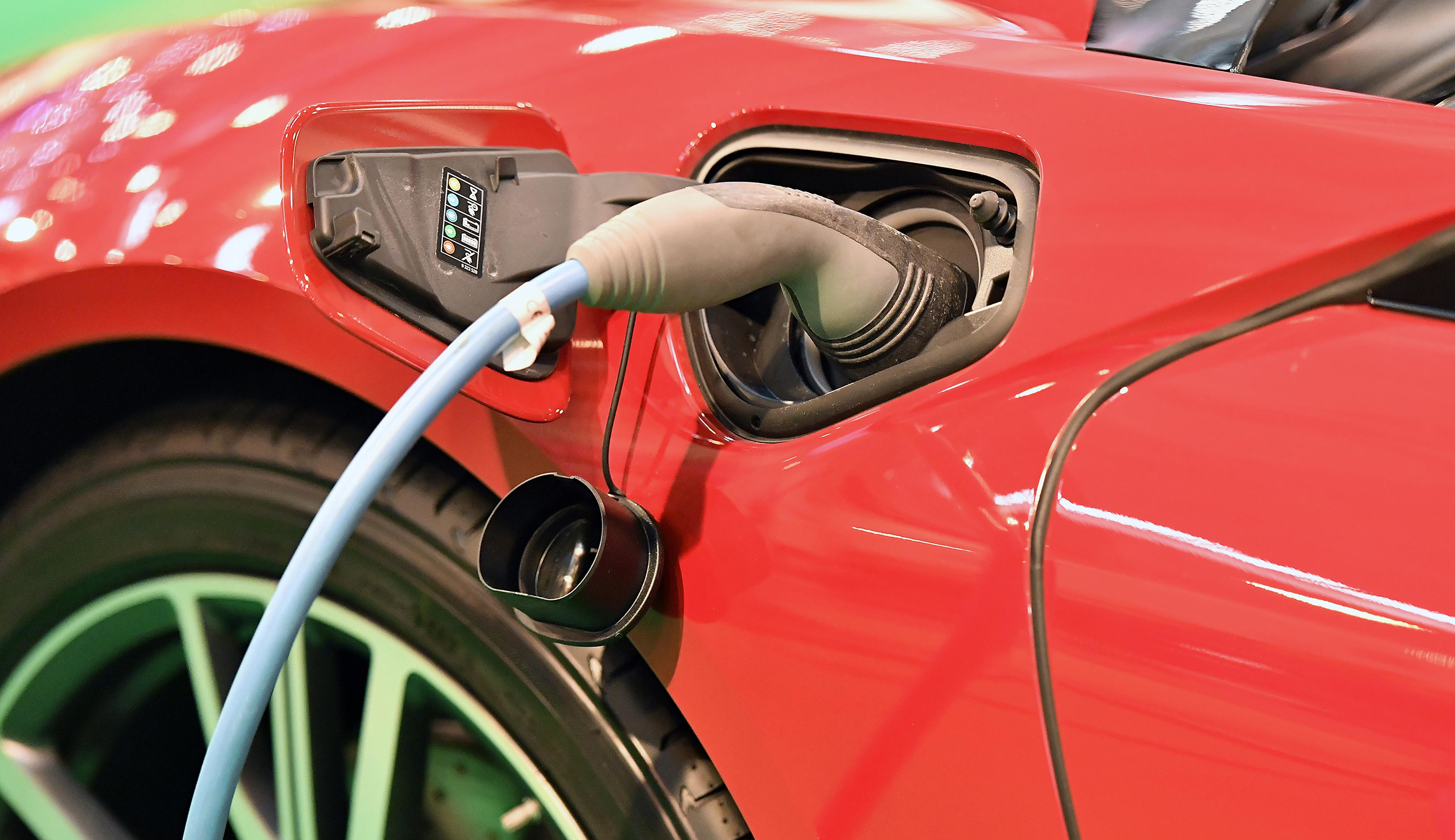 Energy Department issues $19 million for electric car research