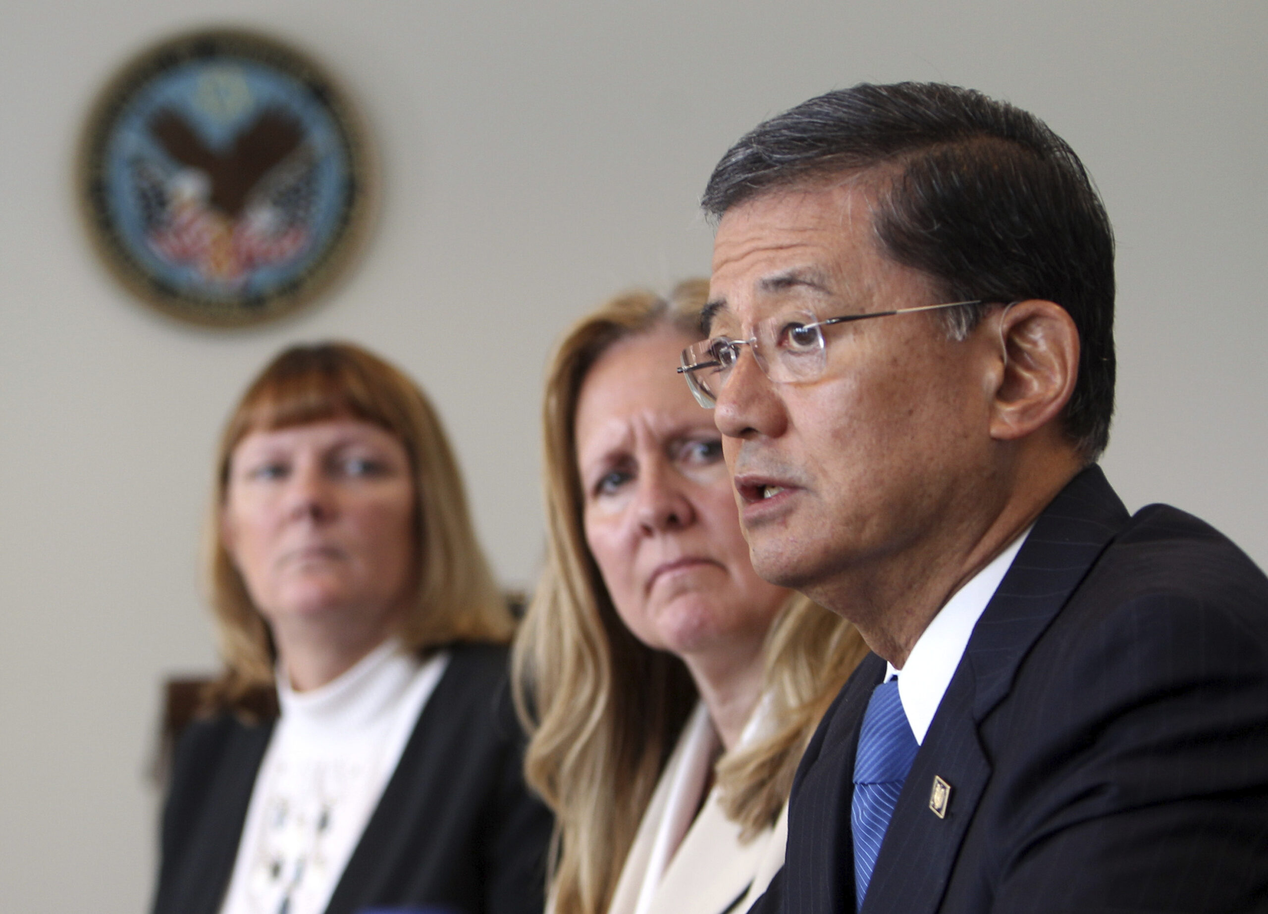 Cascade of scandals has Veterans Secretary Eric Shinseki fighting for his job