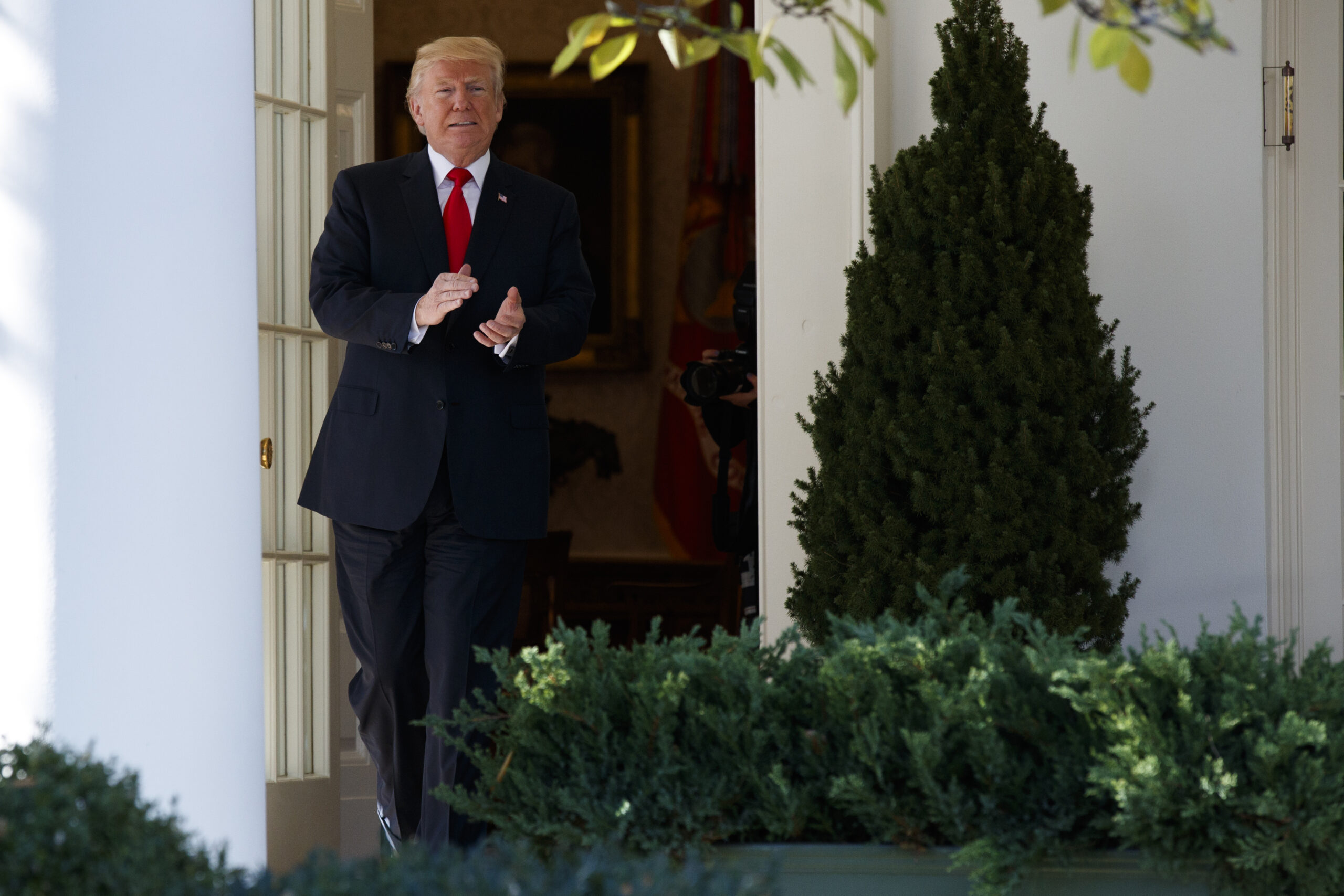 Trump promises decision on big game trophy hunting next week, is ‘hard pressed’ to allow permits
