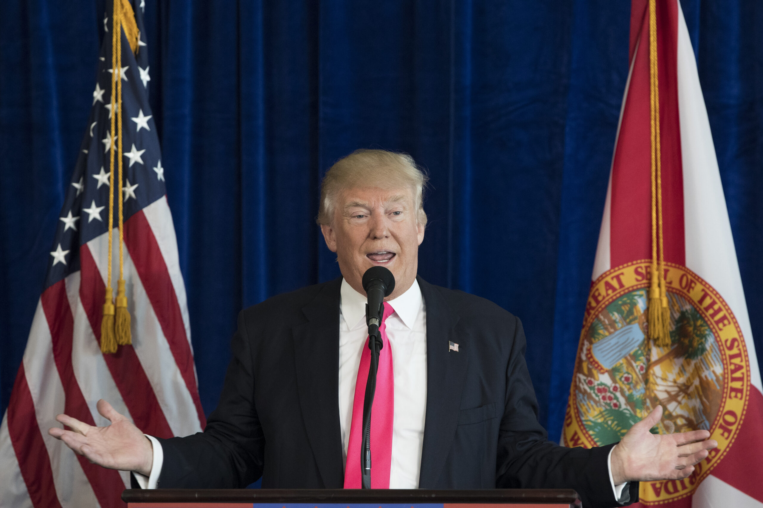 Trump: Clinton will leak classified intel to ‘pervert’ Anthony Weiner