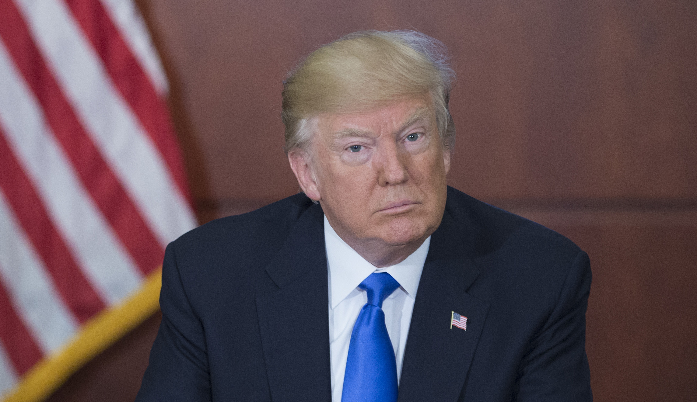 Trump wades back into Internet sales tax fight with Amazon tweet