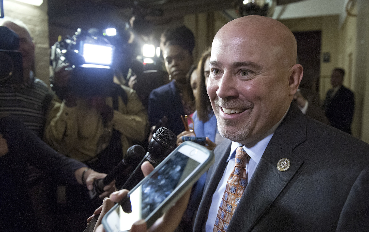 GOP Rep. Tom MacArthur is about to get knifed for talking to conservatives