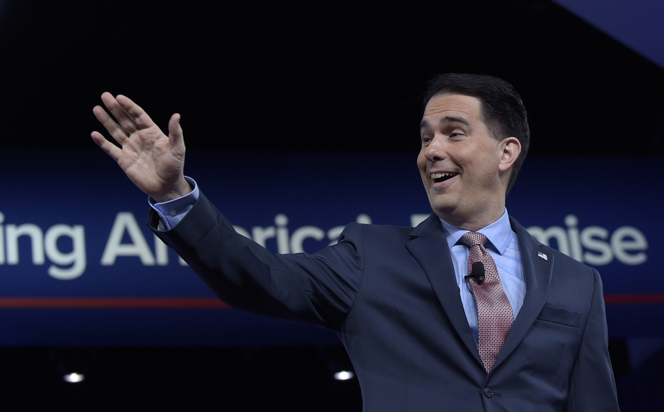 Gov. Scott Walker thanks Trump for calling to check in on his mother at the hospital