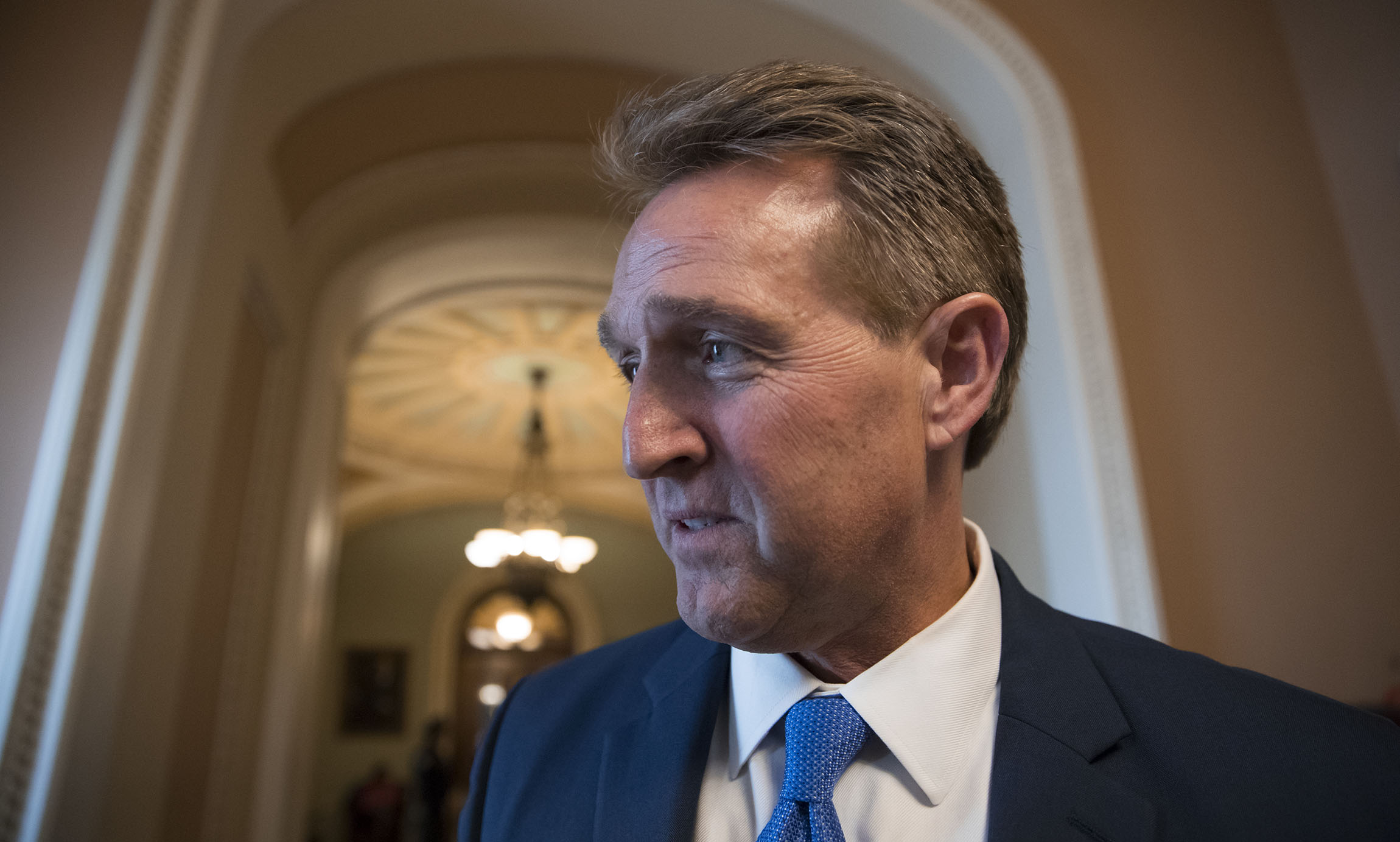 Flake backtracks, creates new delay for Kavanaugh