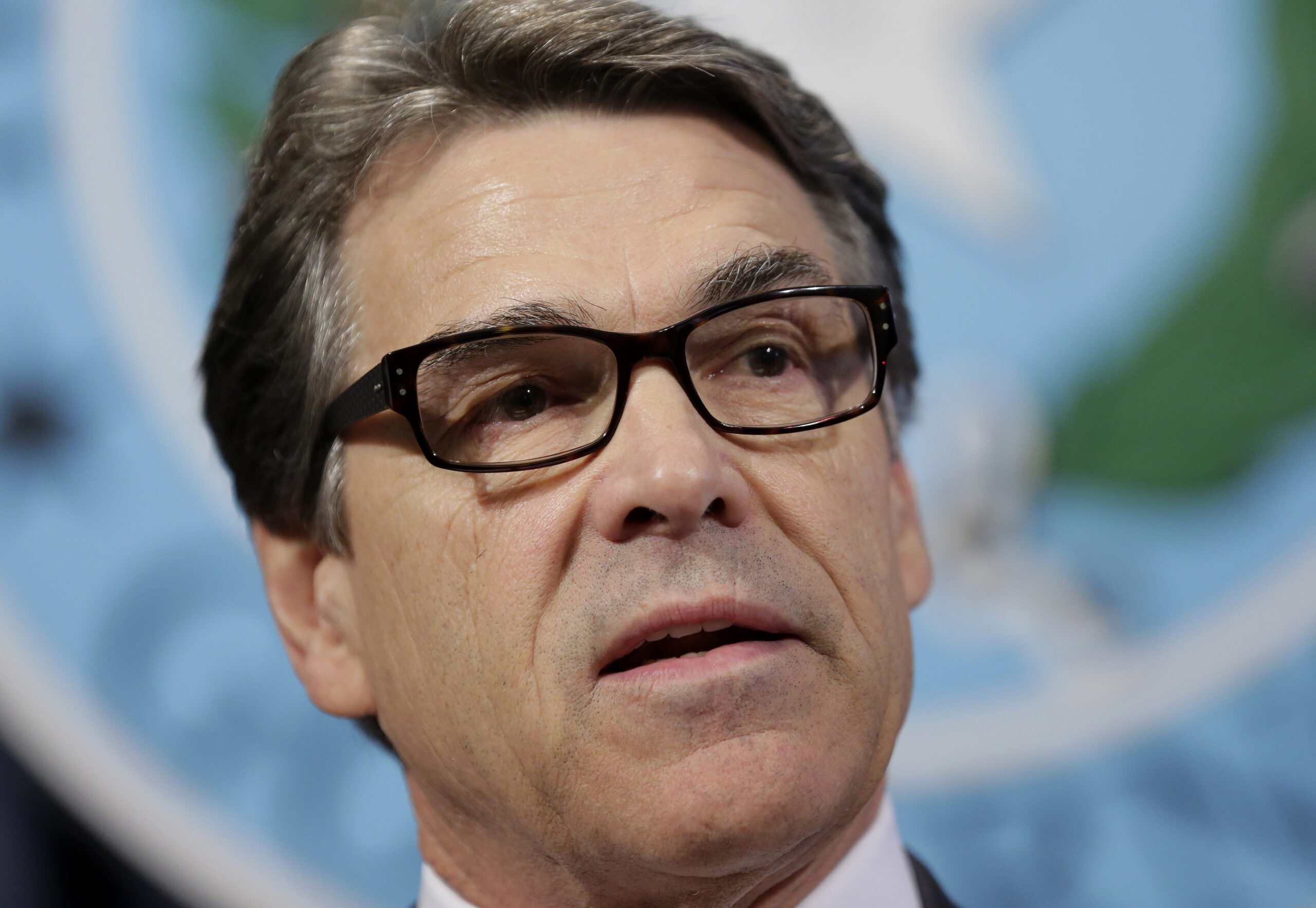 Texas judge declines to throw out Rick Perry felony charges